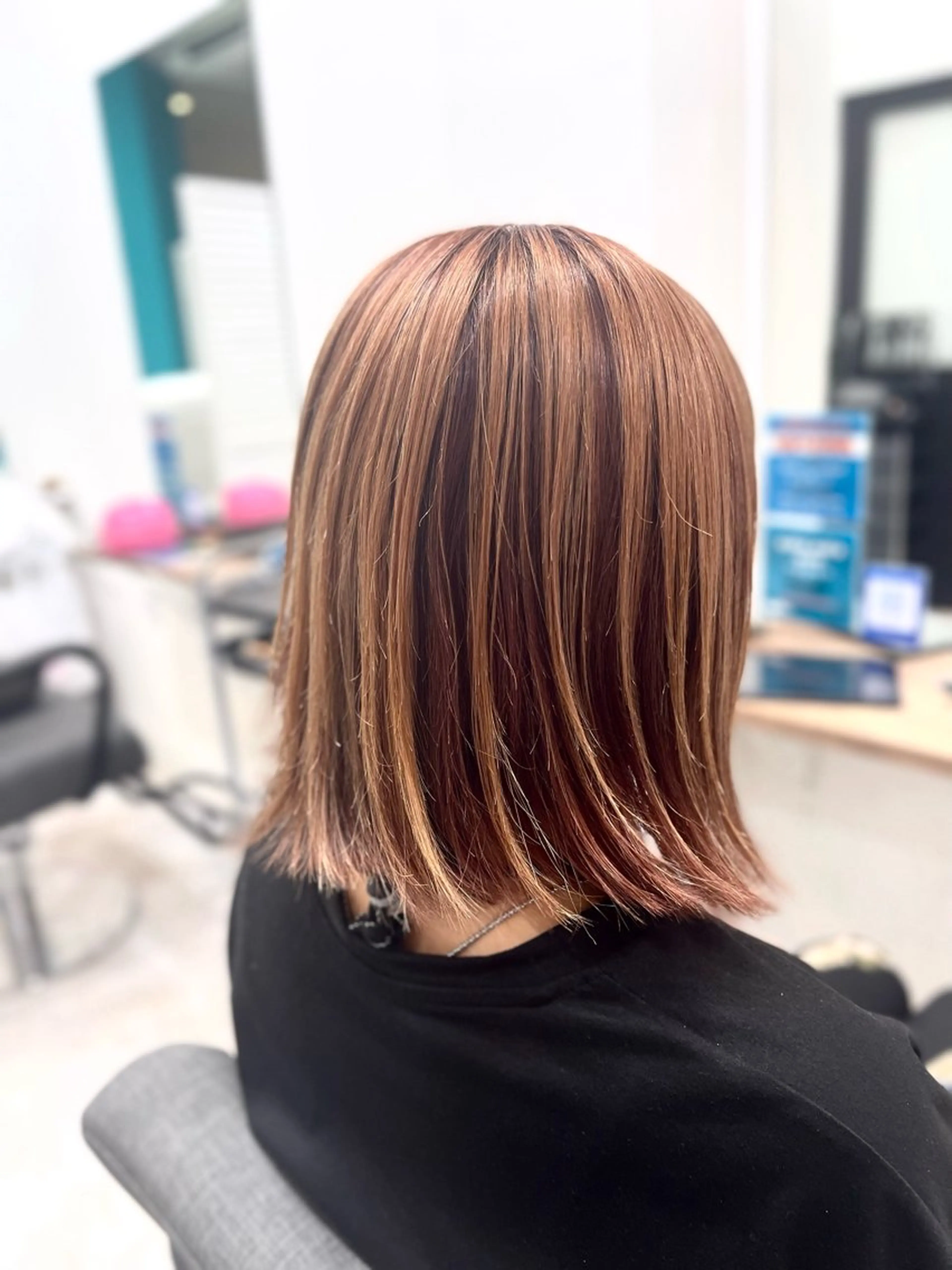 ミディアム ハイライト naka.naka 東中野のヘアスタイル