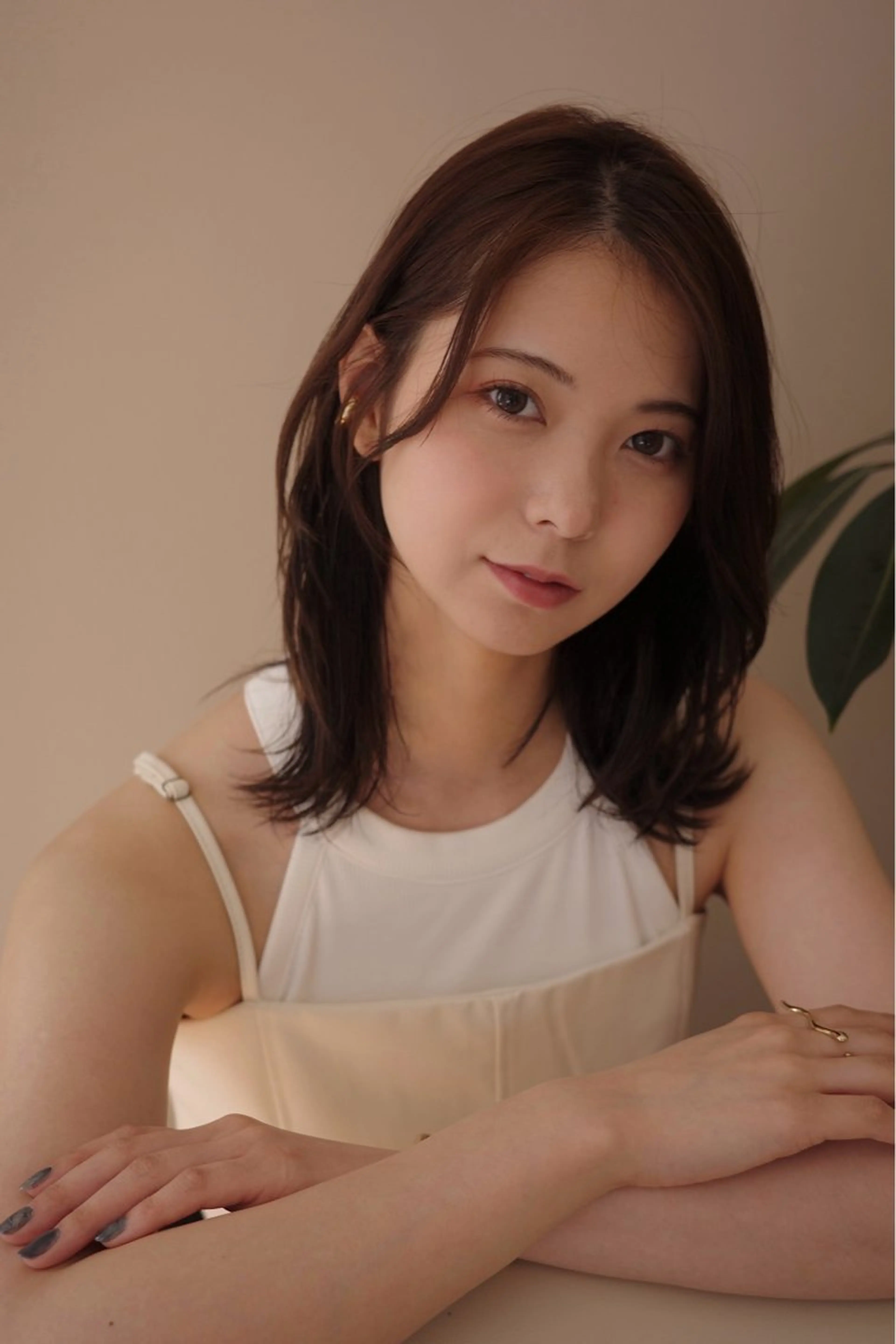 ミディアム レイヤーカット momo 札幌美容師のヘアスタイル