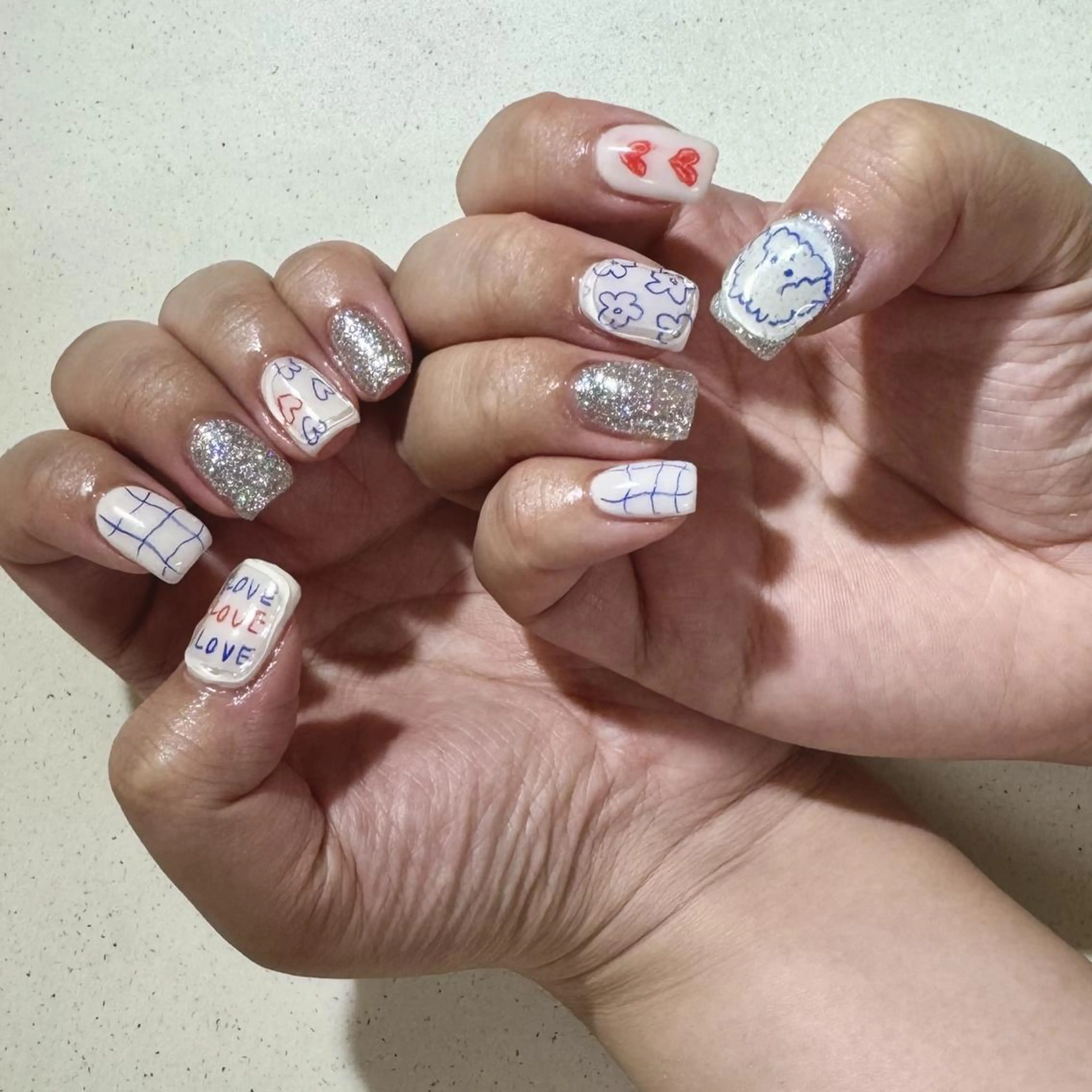 ネイル アートネイル べっ甲ネイル ジェルネイル グリーン キラキラネイル nailstudio eviz新宿店のネイルデザイン