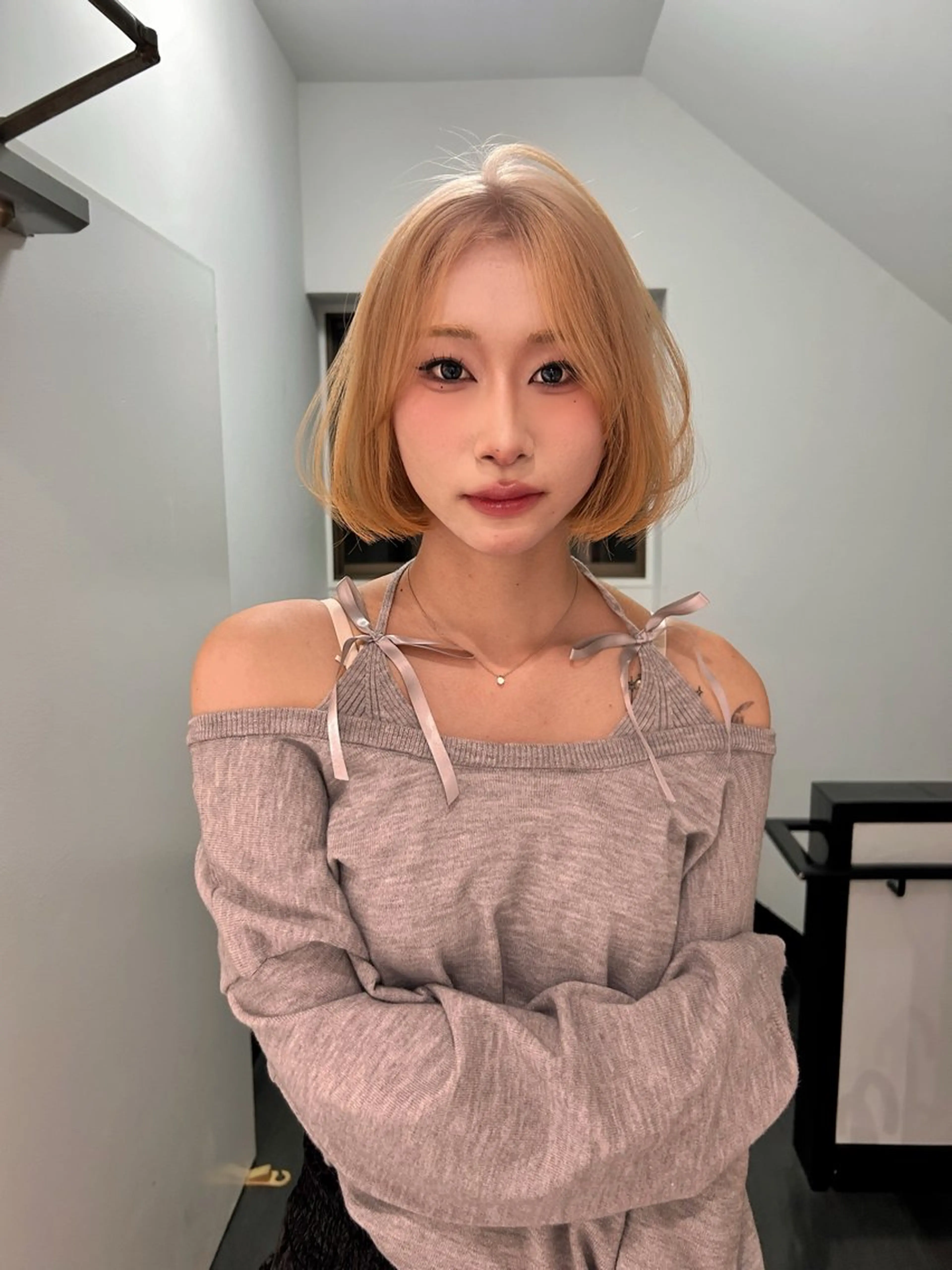 ミディアム カラー ブリーチ ブロンド ボブ 縮毛矯正 ヘアカラー トリートメント ひかり HAZELのヘアスタイル