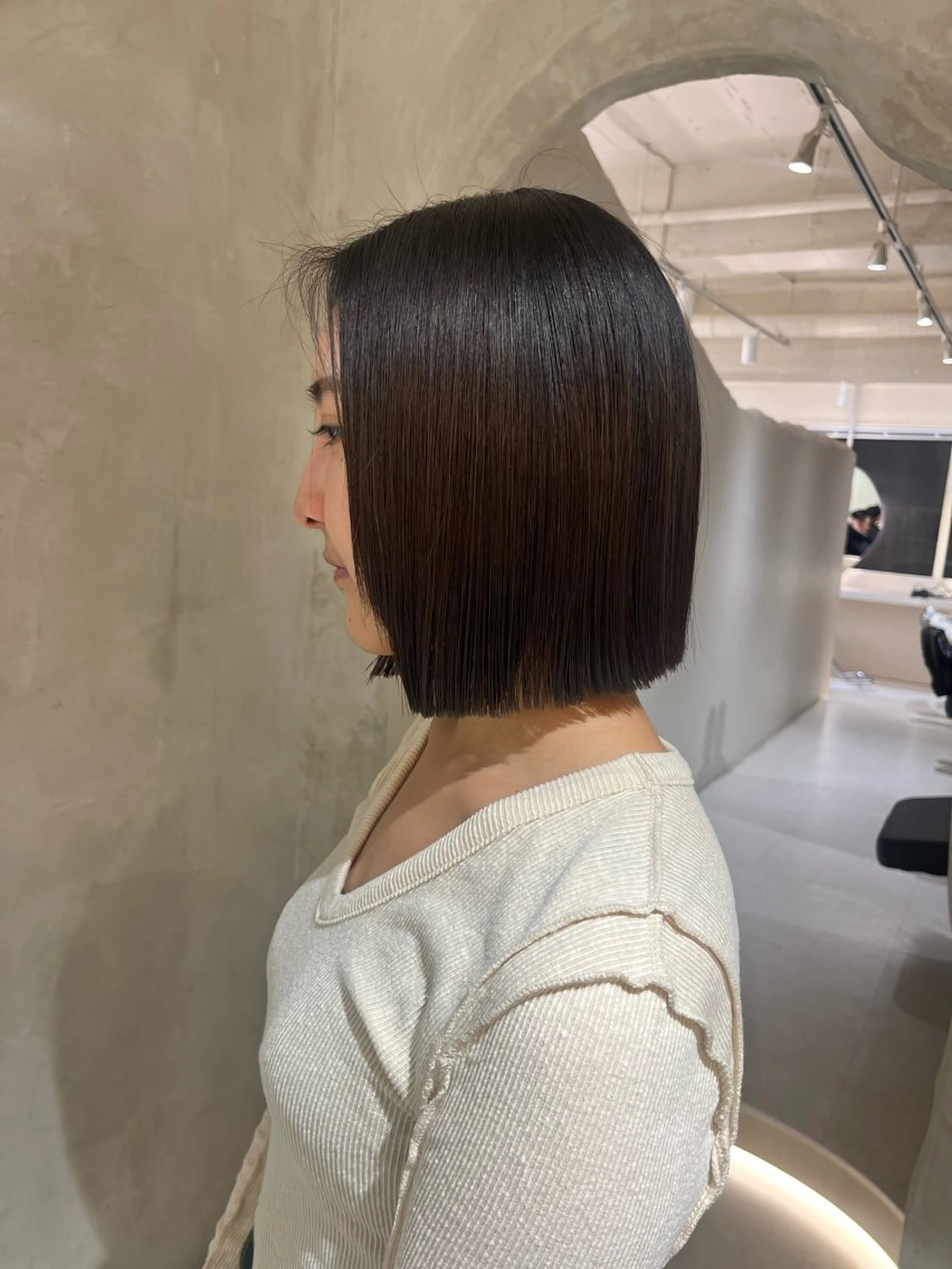 ミディアム カット ヘアカラー トリートメント 切りっぱなしボブ/ 艶カラー/綾莉のヘアスタイル