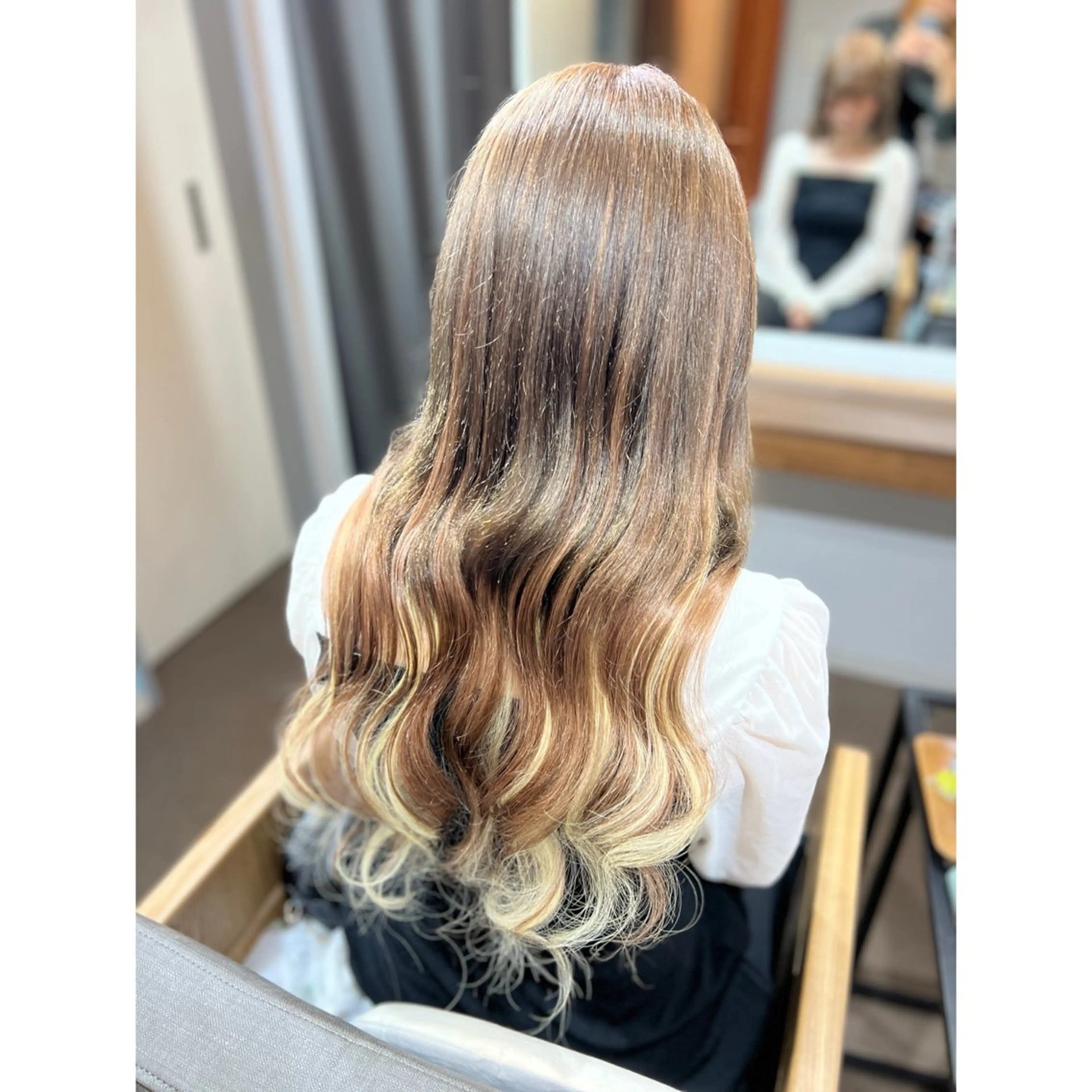 ロング エクステ 人気１位🎀有名人も 通う🫅韓国髪専門○のヘアスタイル