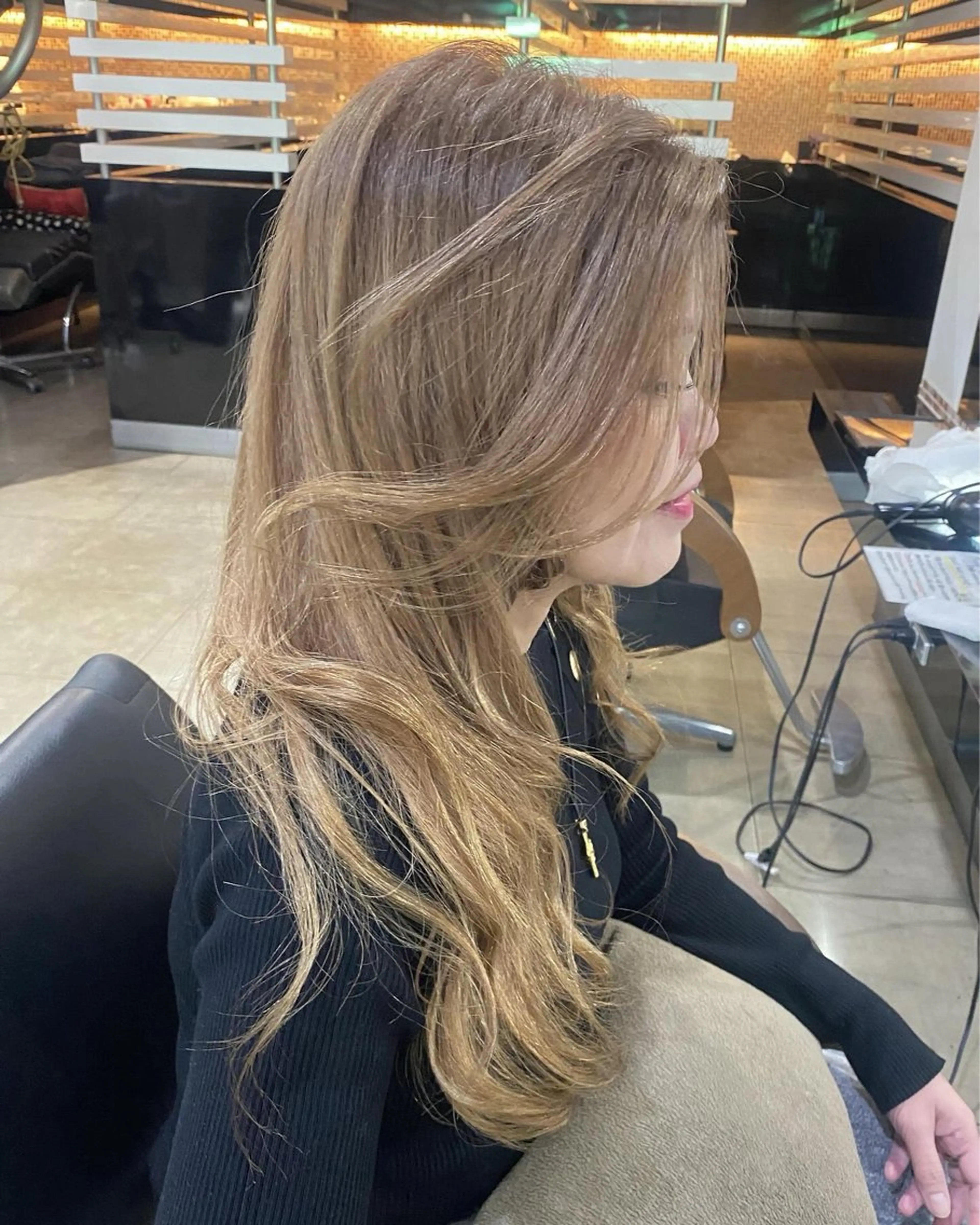 ロング カラー ヘアアレンジ ベージュカラー 烏山 達也のヘアスタイル