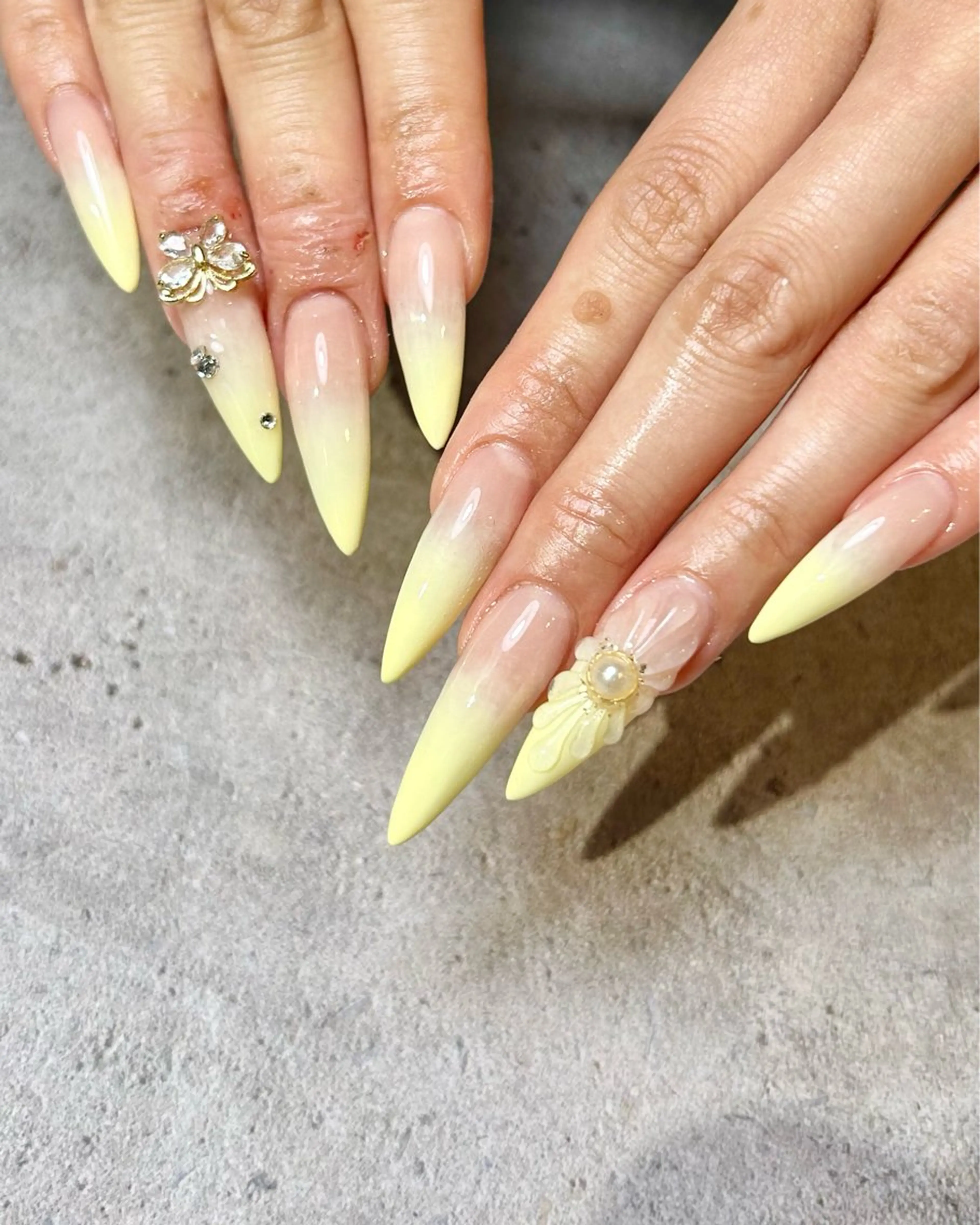 ネイル グラデーション 持ち込み 黄色 ハンドネイル Reflection marikoのネイルデザイン