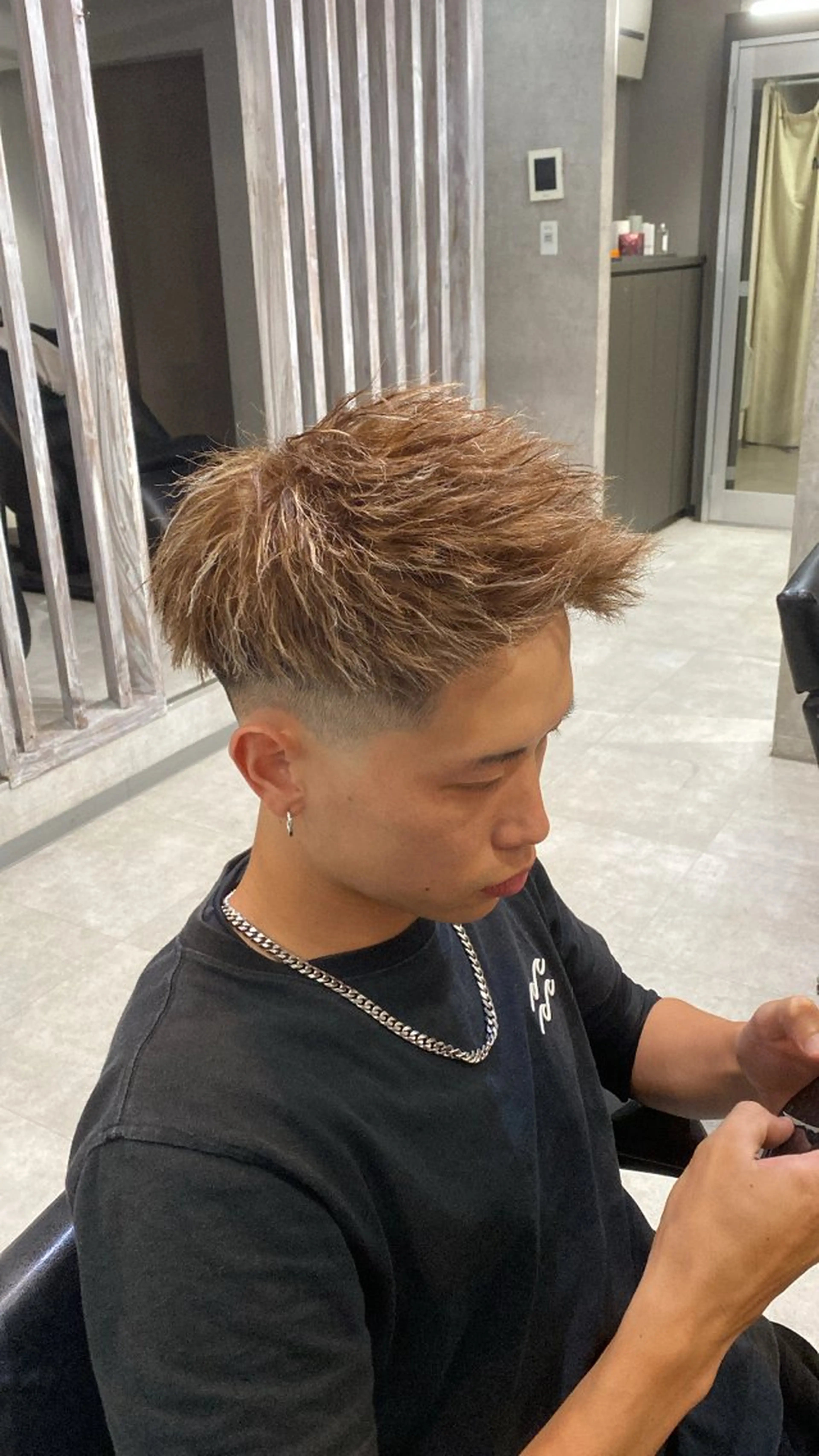 ショート カラー パーマ ハイライトカラー ハイライト ツイストパーマ カット ヘアカラー パーマ 🐉『メンズ美容師』 吉田龍星🐉のヘアスタイル