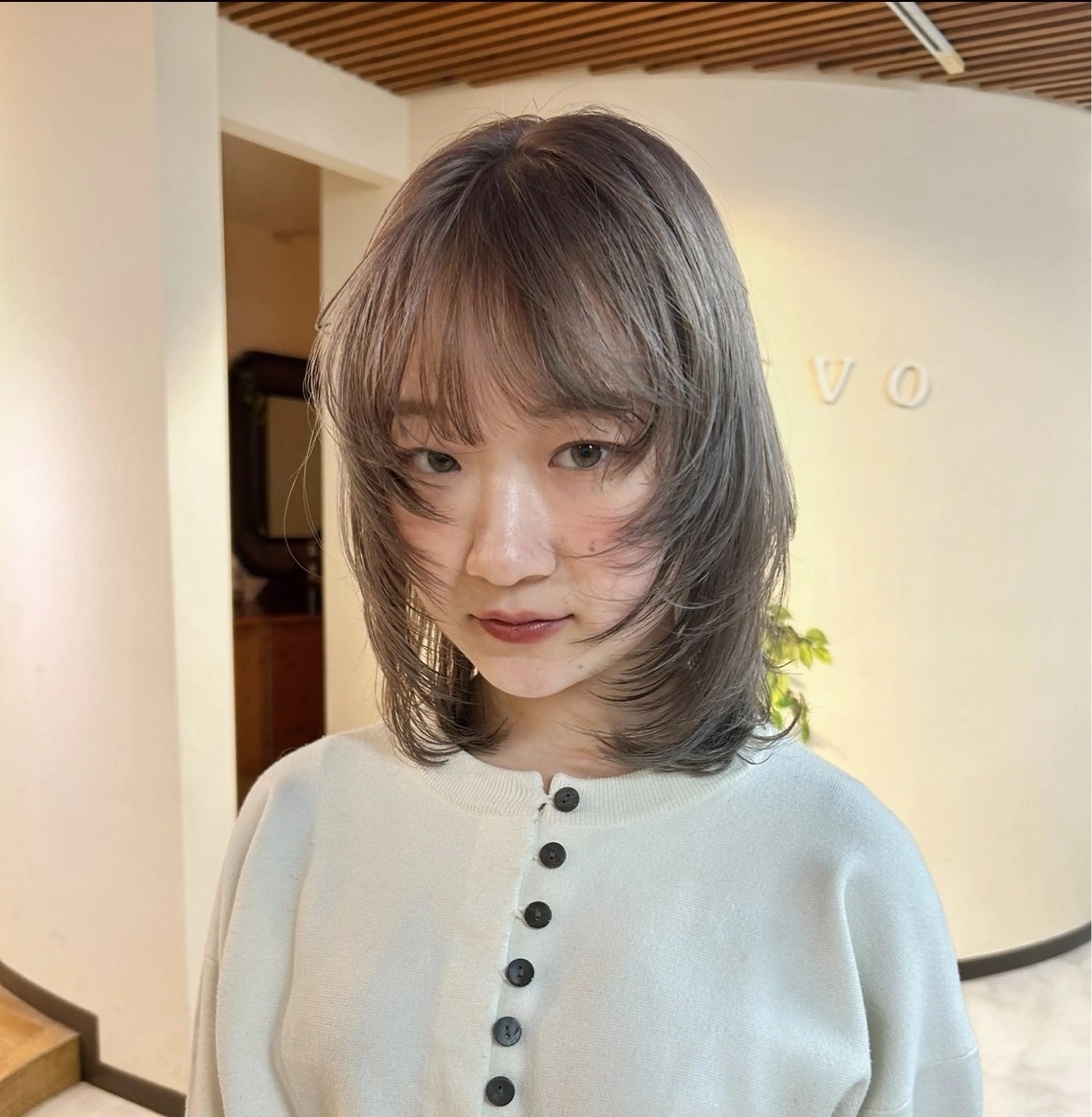 ショート カラー レイヤー/ボブ/透明 感カラー/佐藤奈由のヘアスタイル