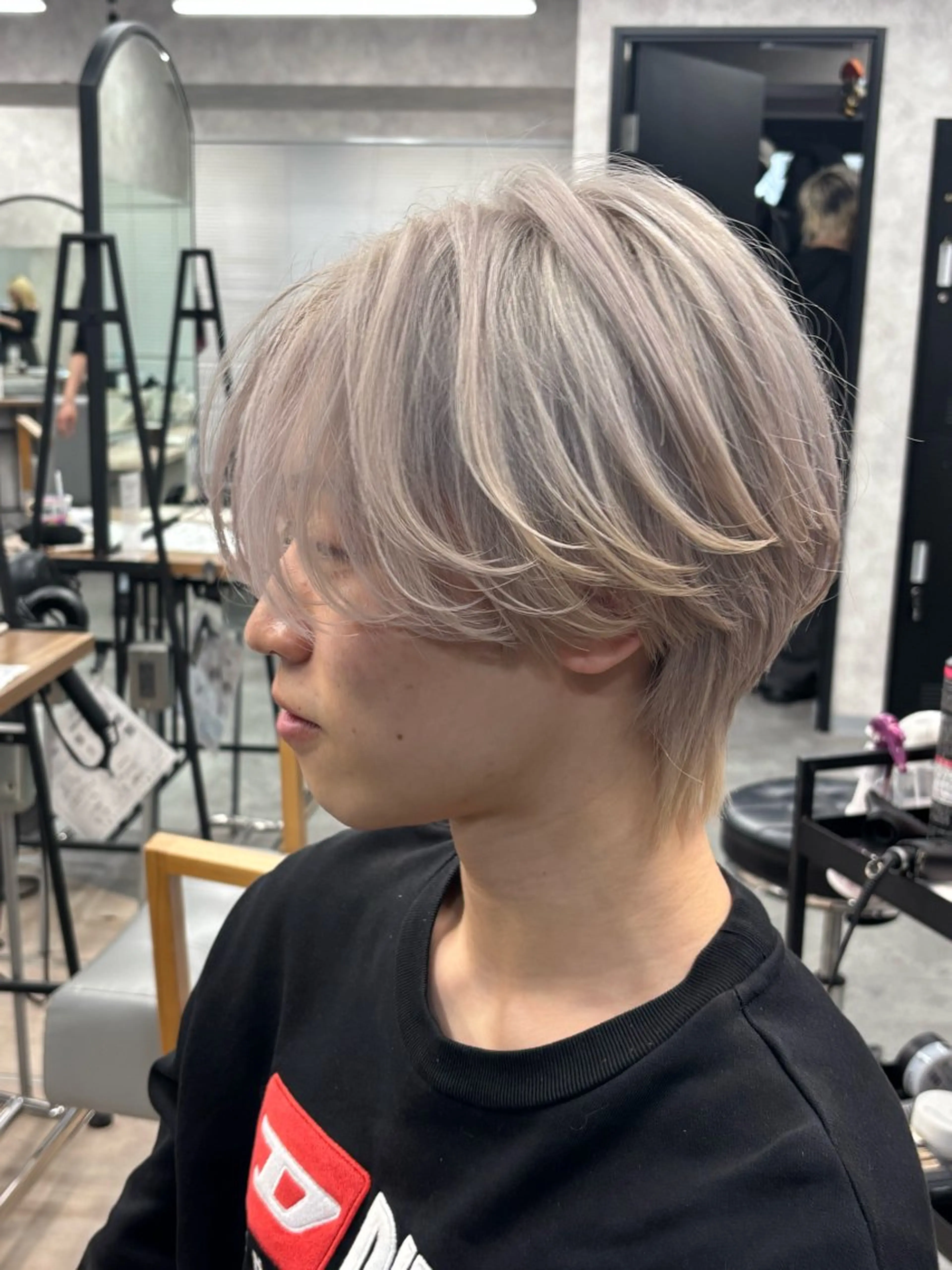 カラー メンズハイトーン 北斗💍レイヤーのヘアスタイル