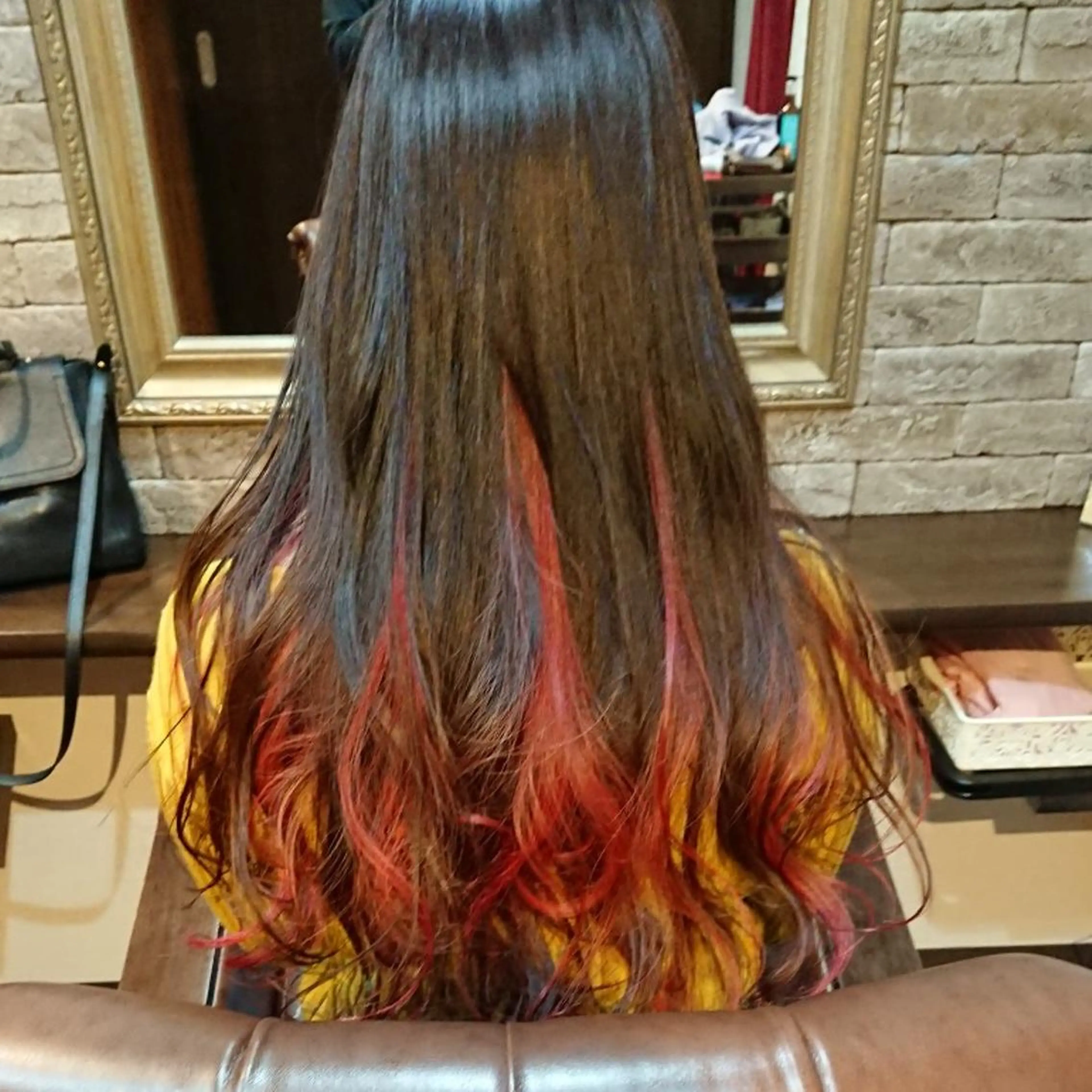 ロング カラー ヘアカラー トリートメント 美髪 カラーリストのヘアスタイル