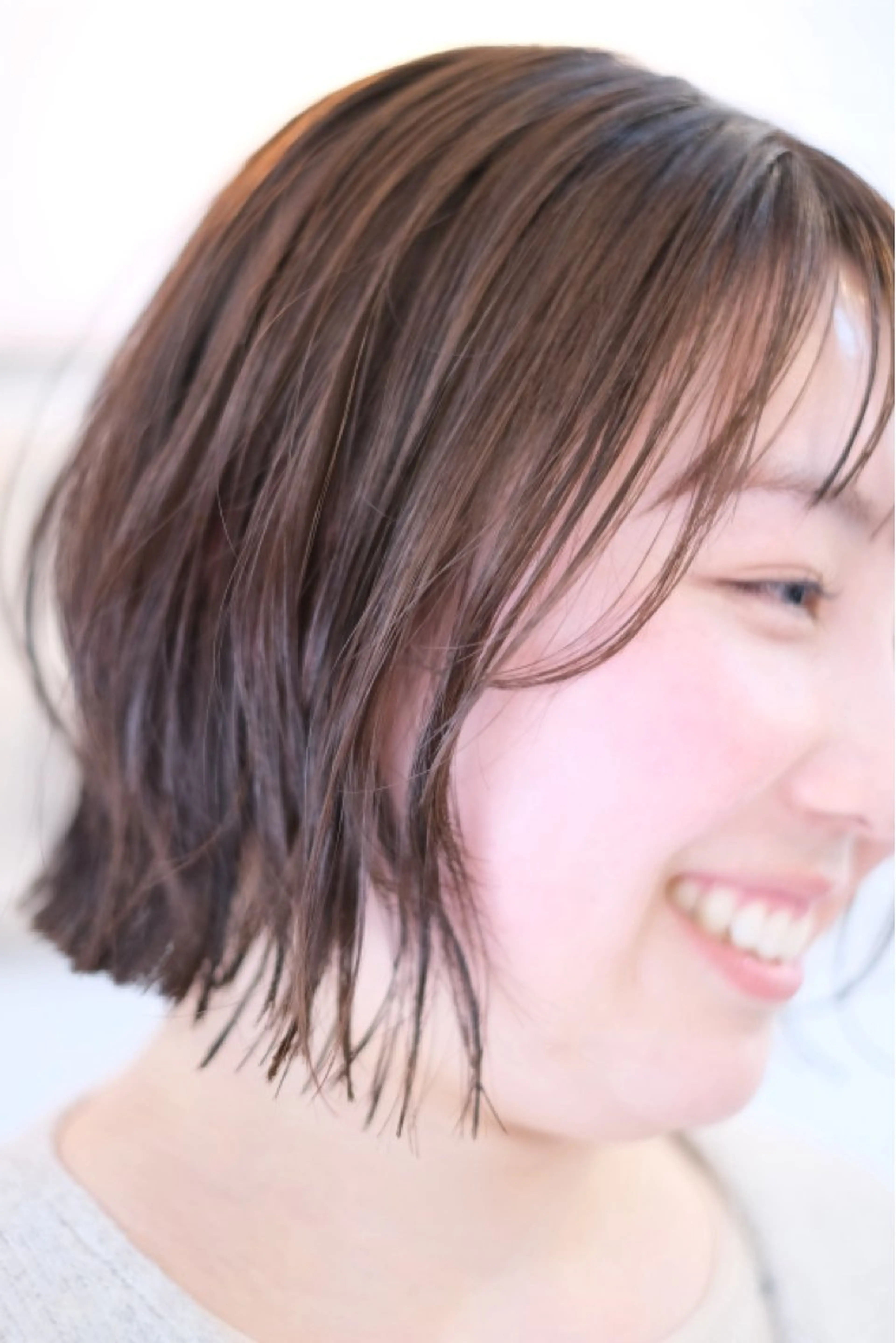ショート ボブ レイヤーカット 岩村 夏姫のヘアスタイル