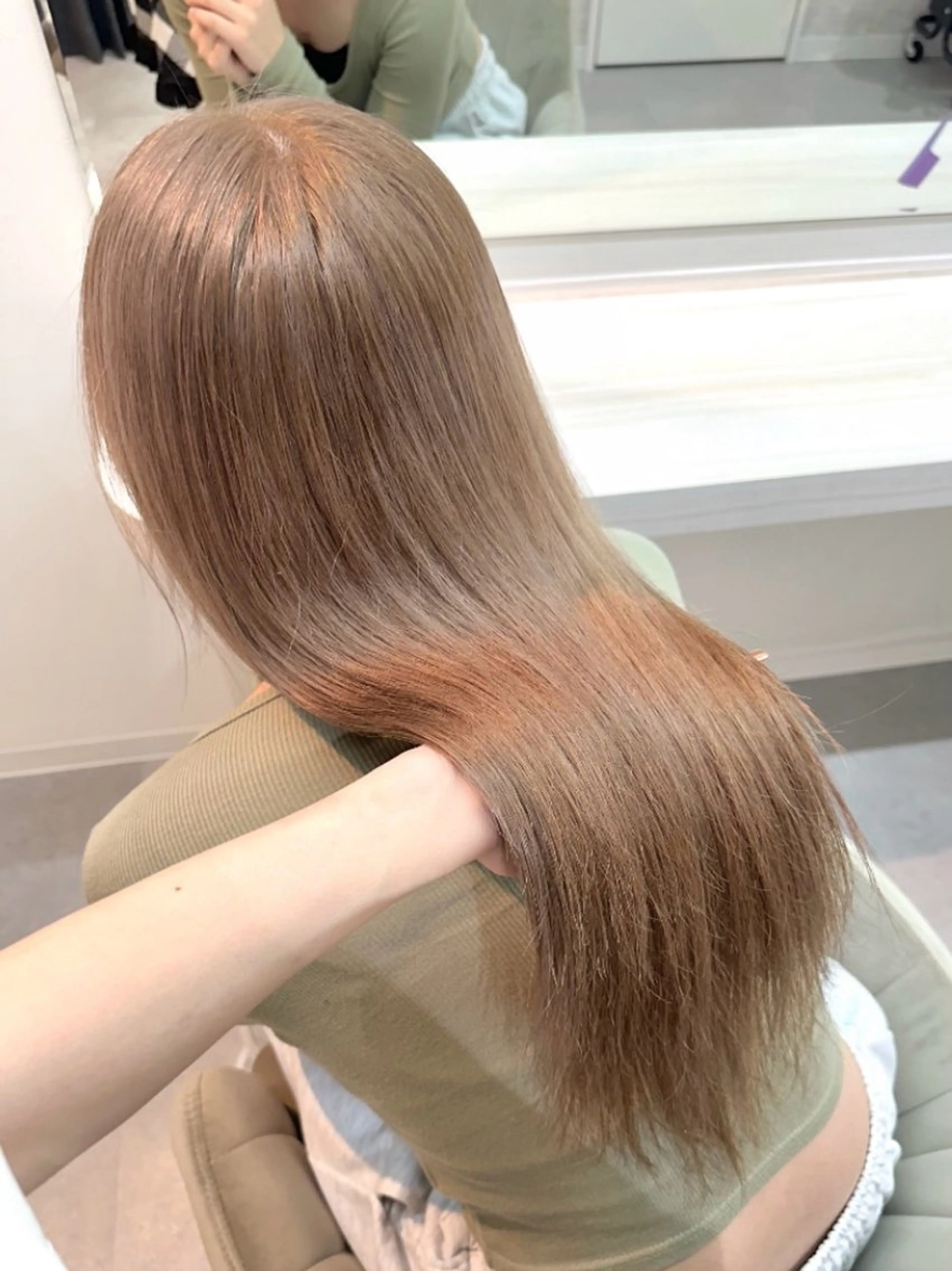 ロング カラー ベージュカラー ブリーチ ミルクティーベージュ Rio🎀ブリーチ なし透明感♡のヘアスタイル