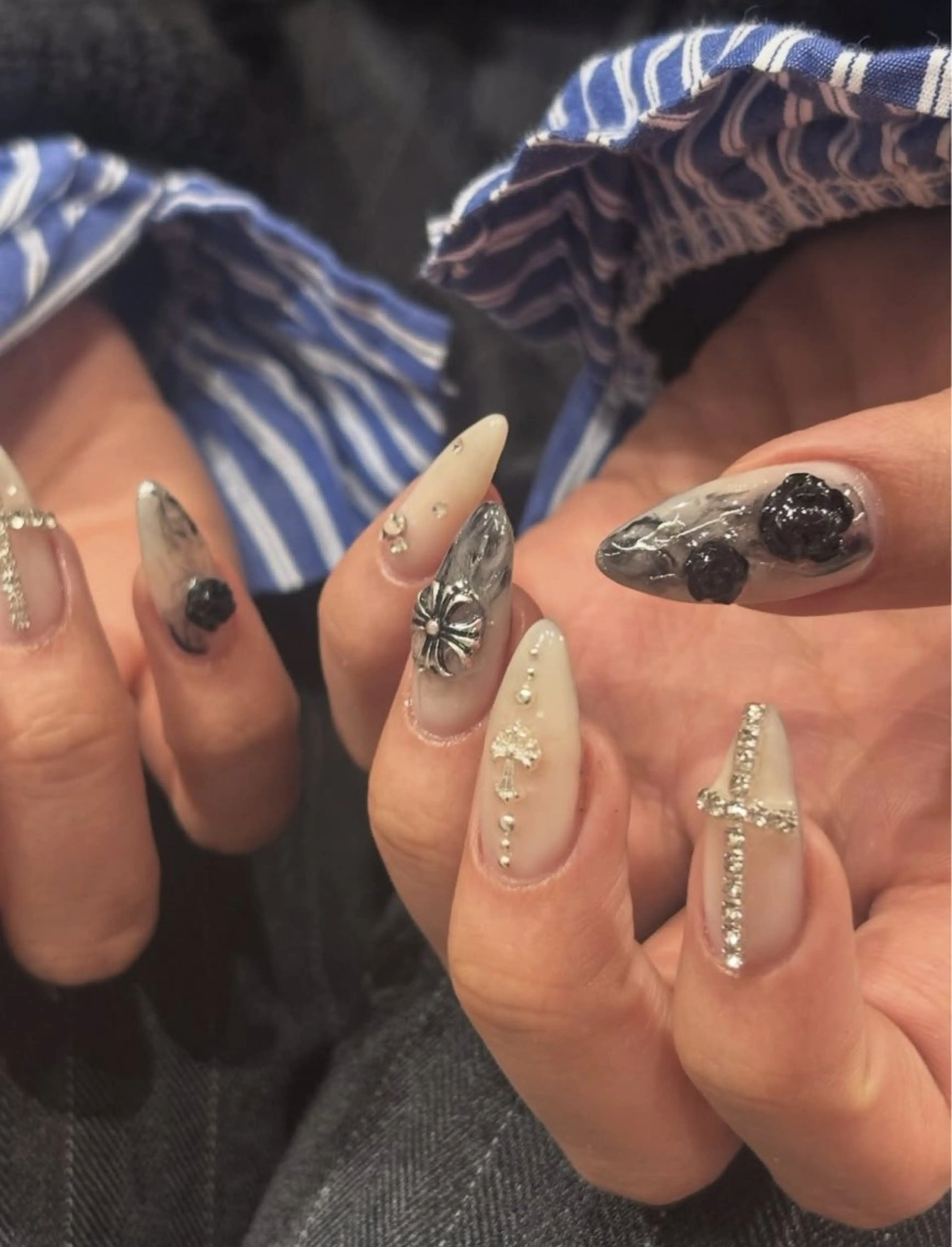 オフなし+150分つけ放題コース🤍（両手で10本ゴテゴテアートやストーンがのせられます）（複雑なアートの場合は要相談）の写真