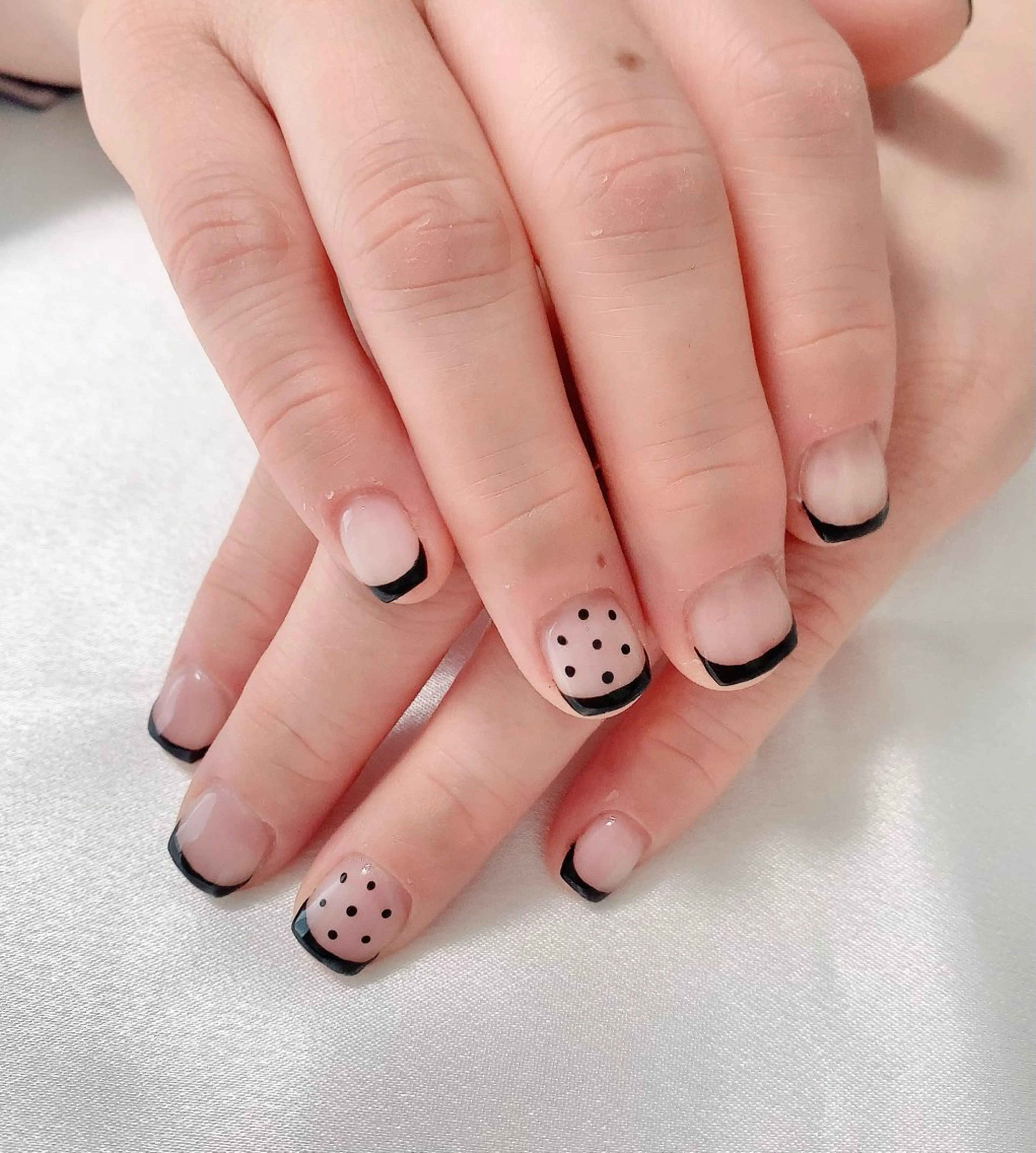 ネイル ドット フレンチネイル nail lumièreのネイルデザイン