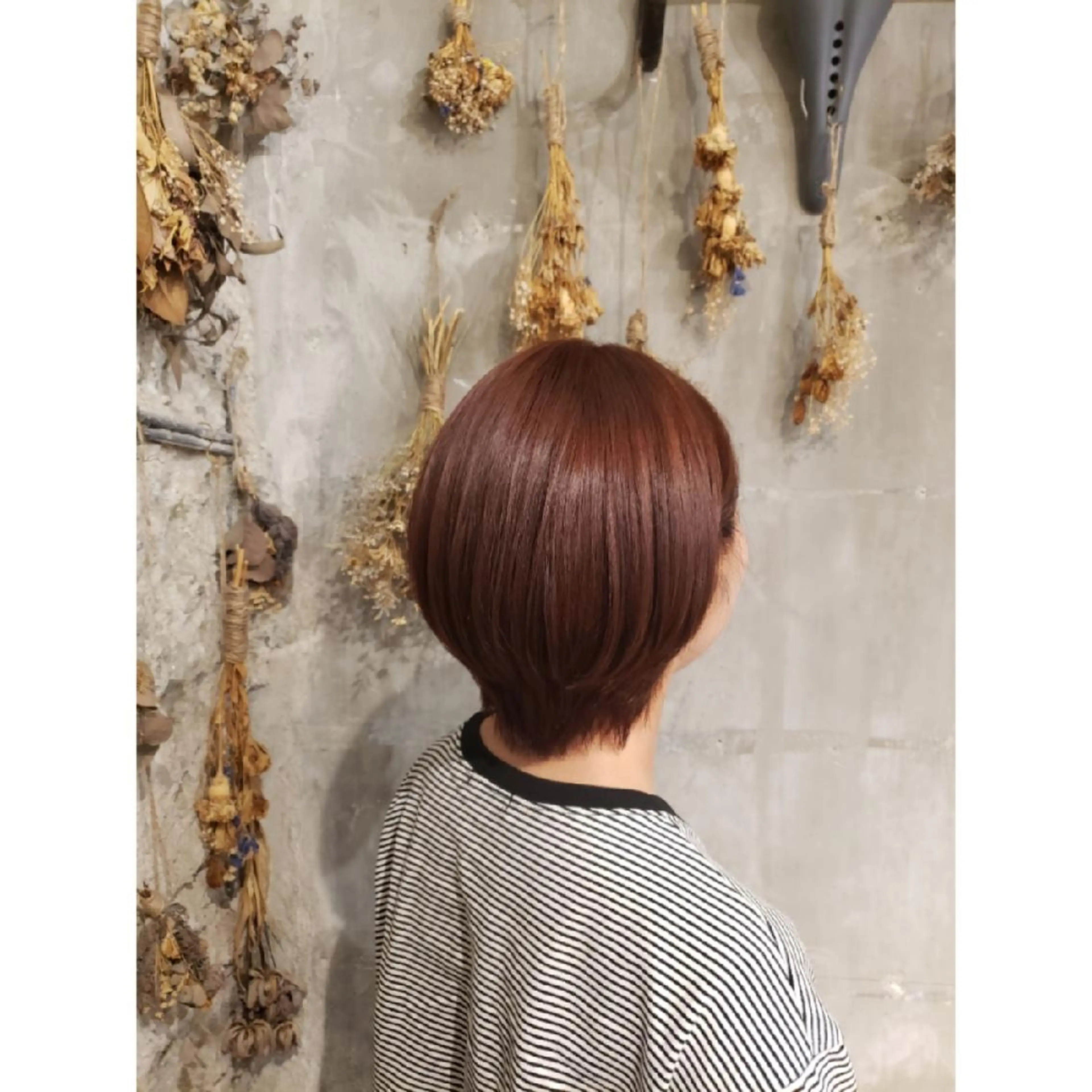 ショート カラー ブラウンカラー オレンジ オレンジブラウン 井尻 柚都歩のヘアスタイル