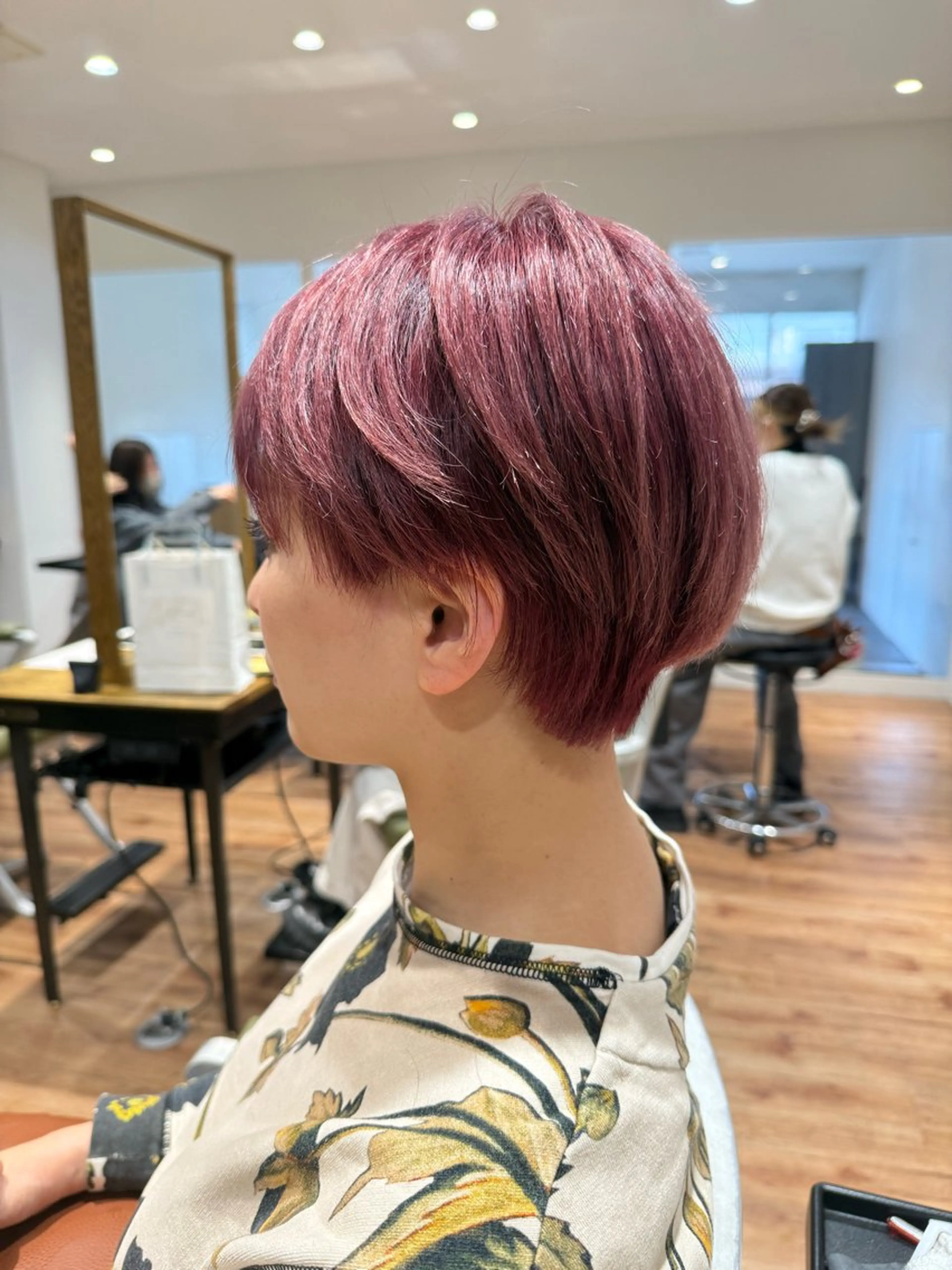 ショート カラー ブリーチ 宮澤弘一/大宮/ 髪質改善/完全個室のヘアスタイル