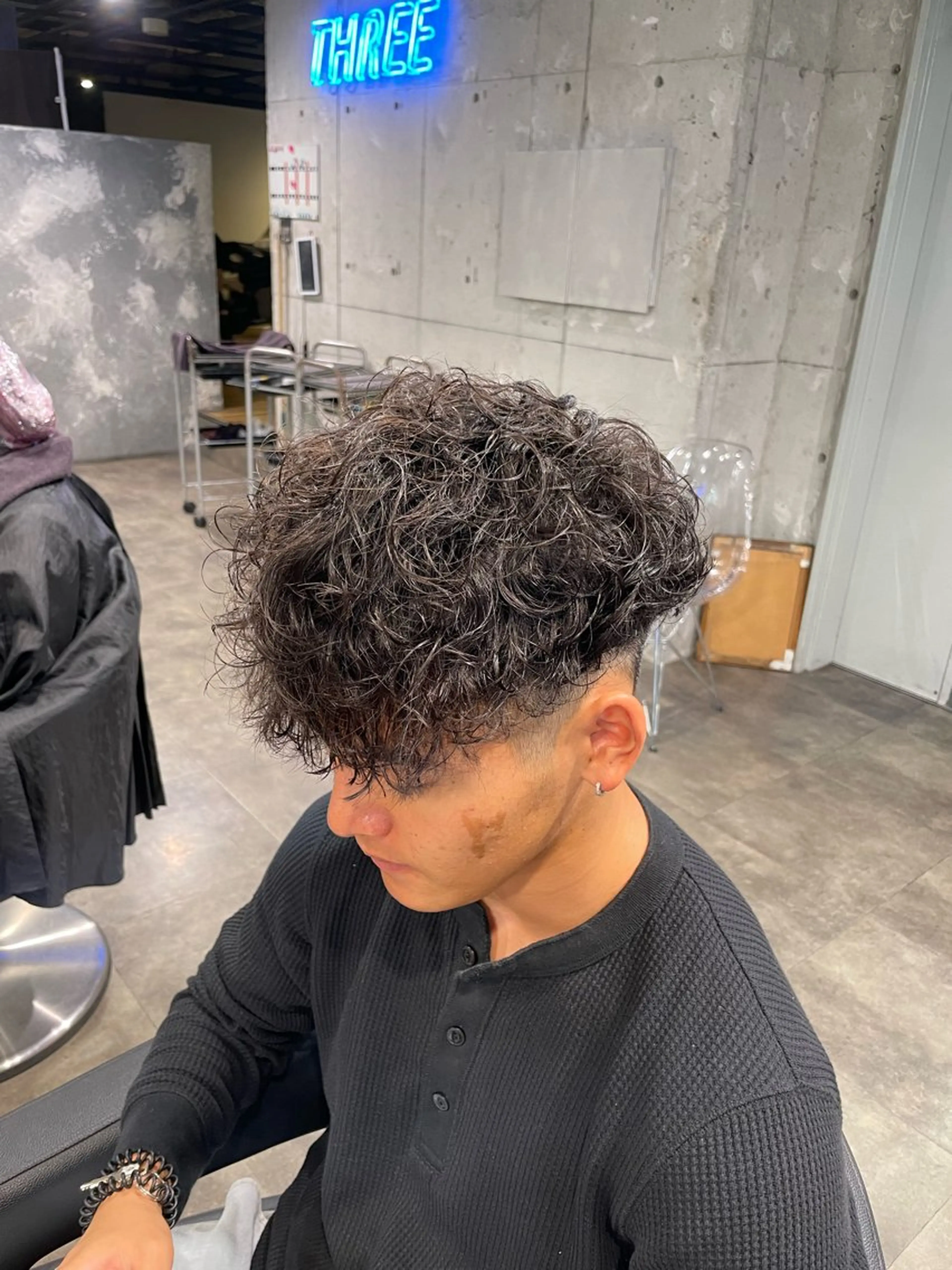 パーマ メンズ ヘアカラー トリートメント ヘアセット 艶髪/透明感🪽 DISCO🪽のヘアスタイル