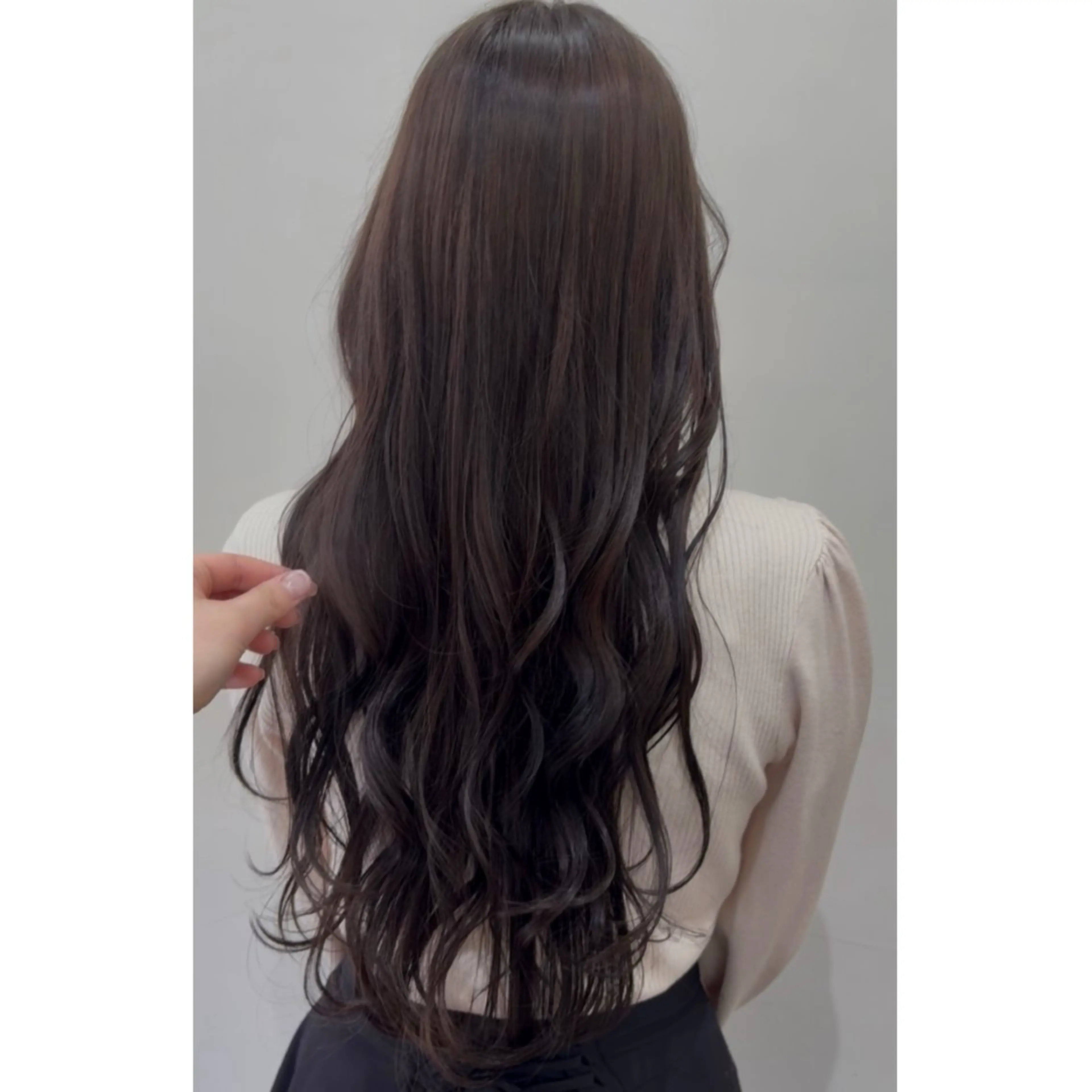 ロング カラー 透明感カラー momo / カラーモデルのヘアスタイル
