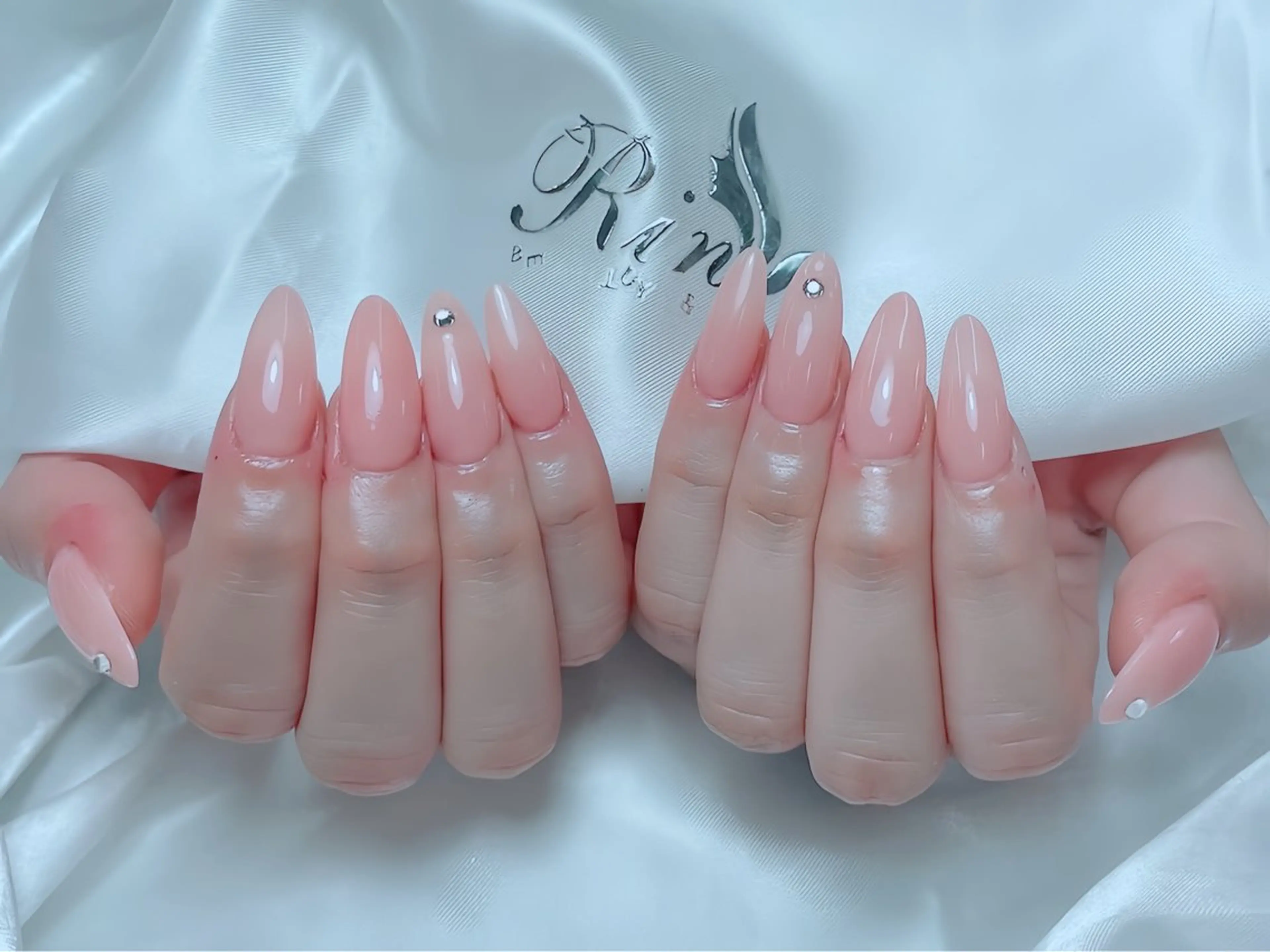 ネイル ボルドー フレンチネイル グラデーション キラキラネイル 韓国ネイル ハンドネイル Rin Nail 新大久保店のネイルデザイン