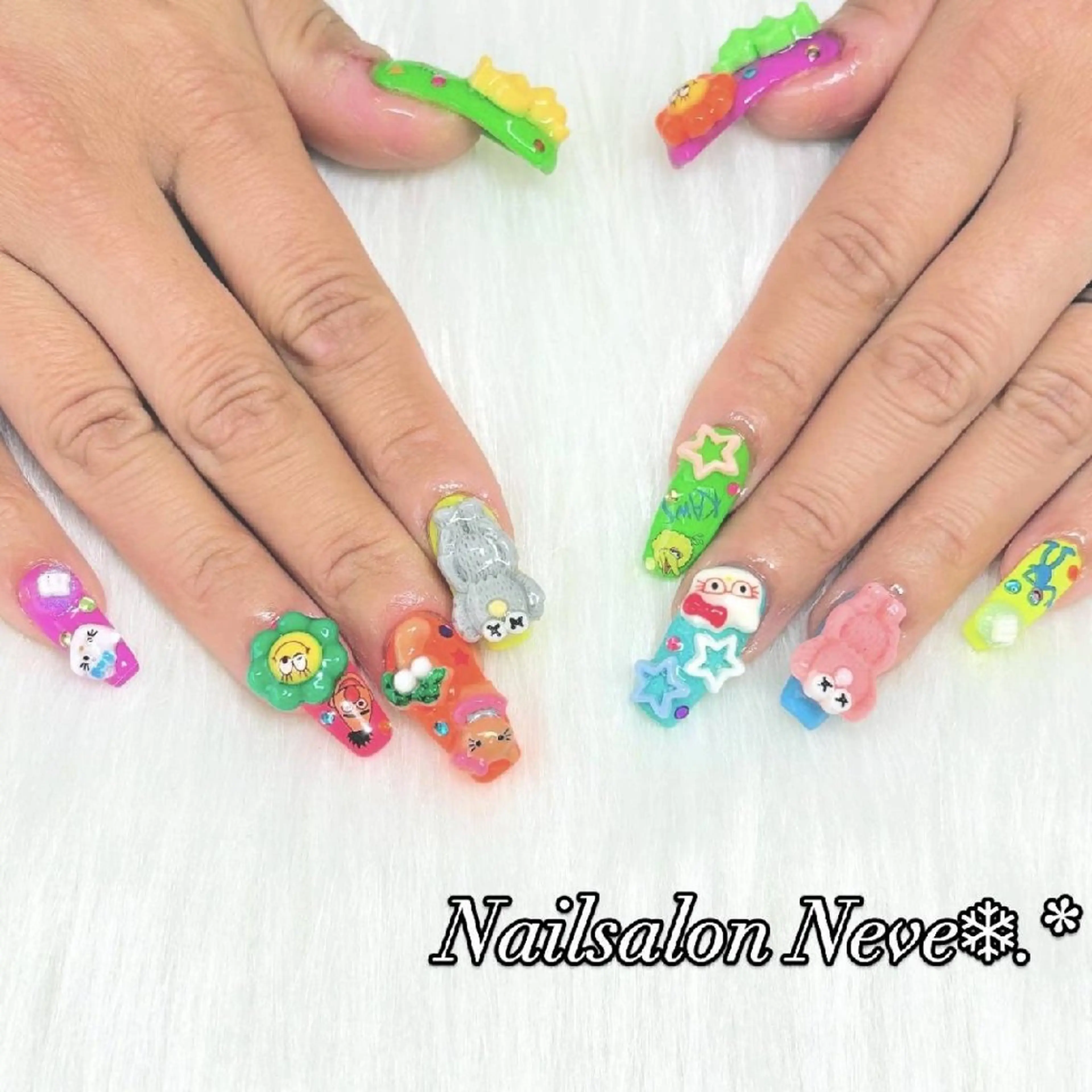 ネイル 持ち込み ハンドネイル Nailsalon Neve❄︎.*のネイルデザイン