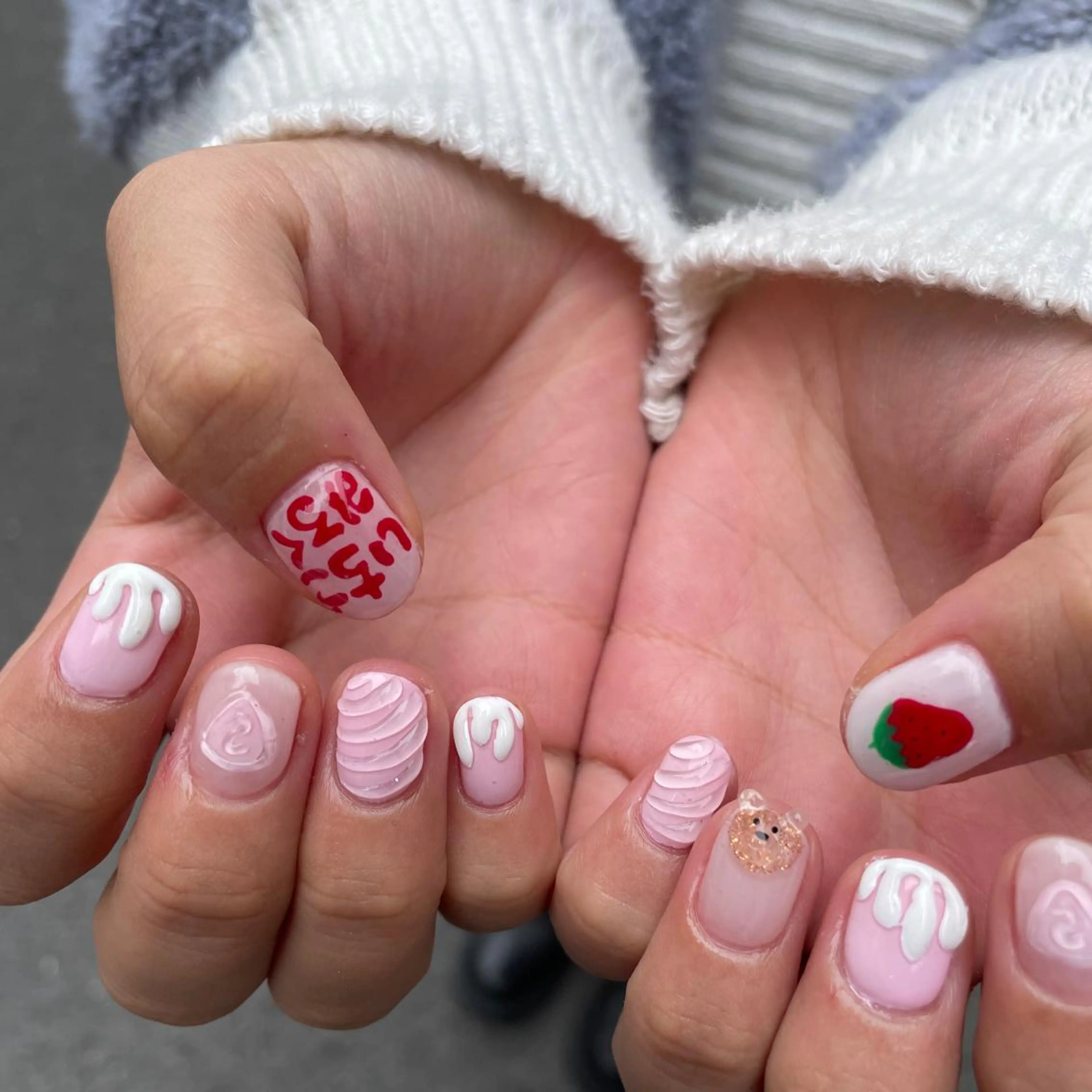 ネイル 栗田 ゆう子のネイルデザイン