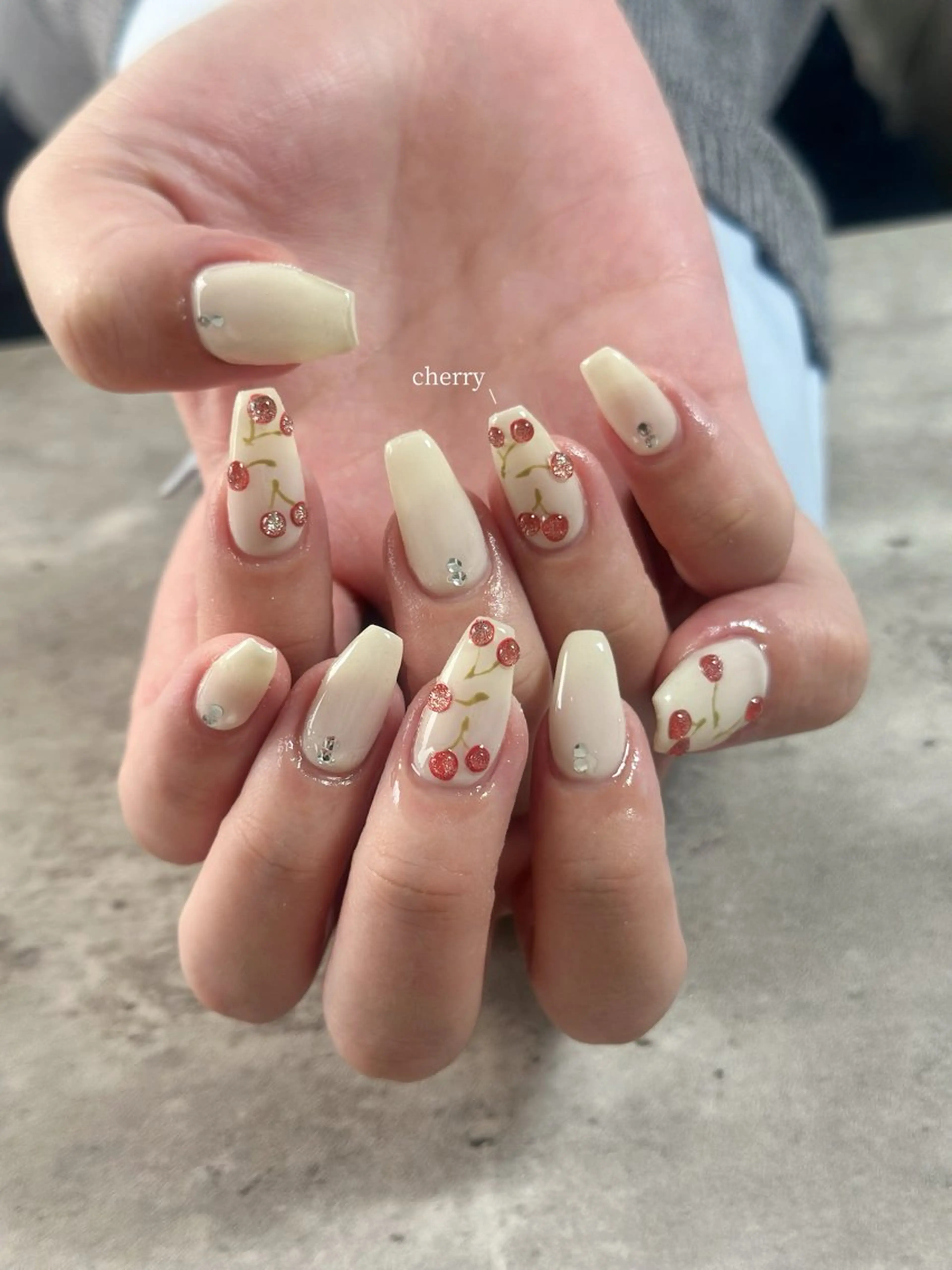 ネイル ハンドネイル One's Nail Roomのネイルデザイン