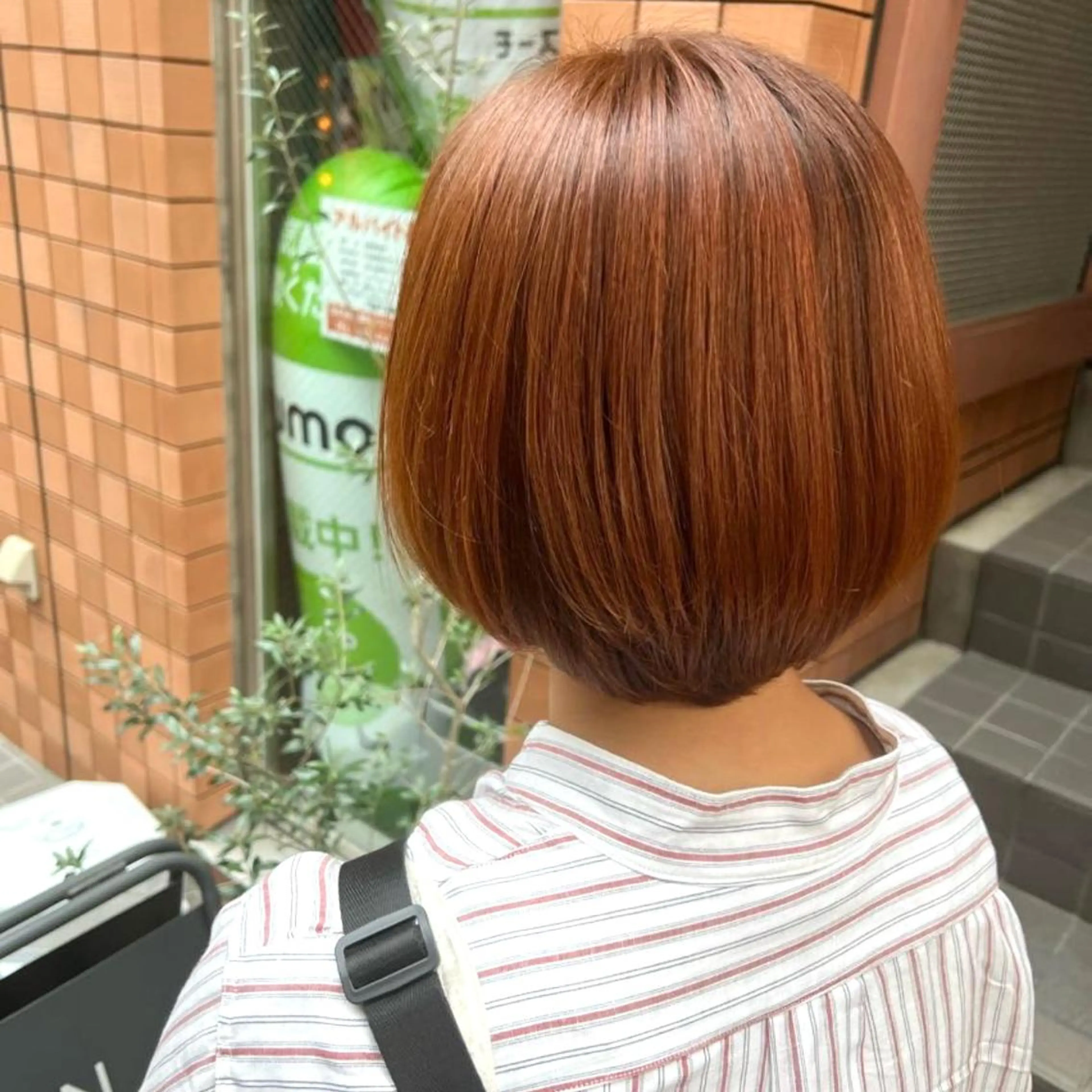 ミディアム カラー ブリーチ ブリーチなしカラー オレンジ オレンジピンク ピンクカラー blau hair and care所属・blau✨ misatoのヘアスタイル