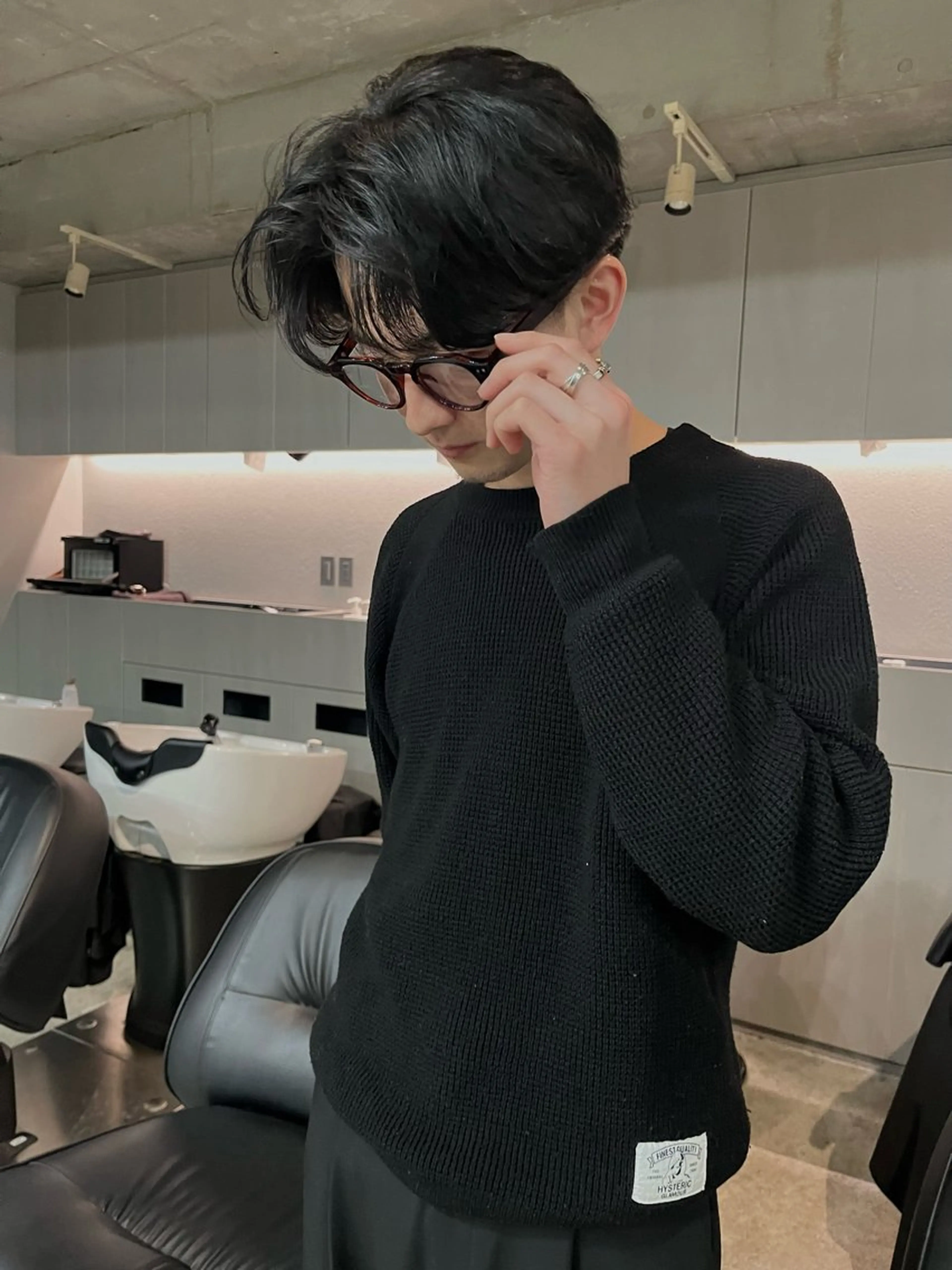 ショート パーマ カット パーマ 曲がる縮毛矯正 センターパートのヘアスタイル