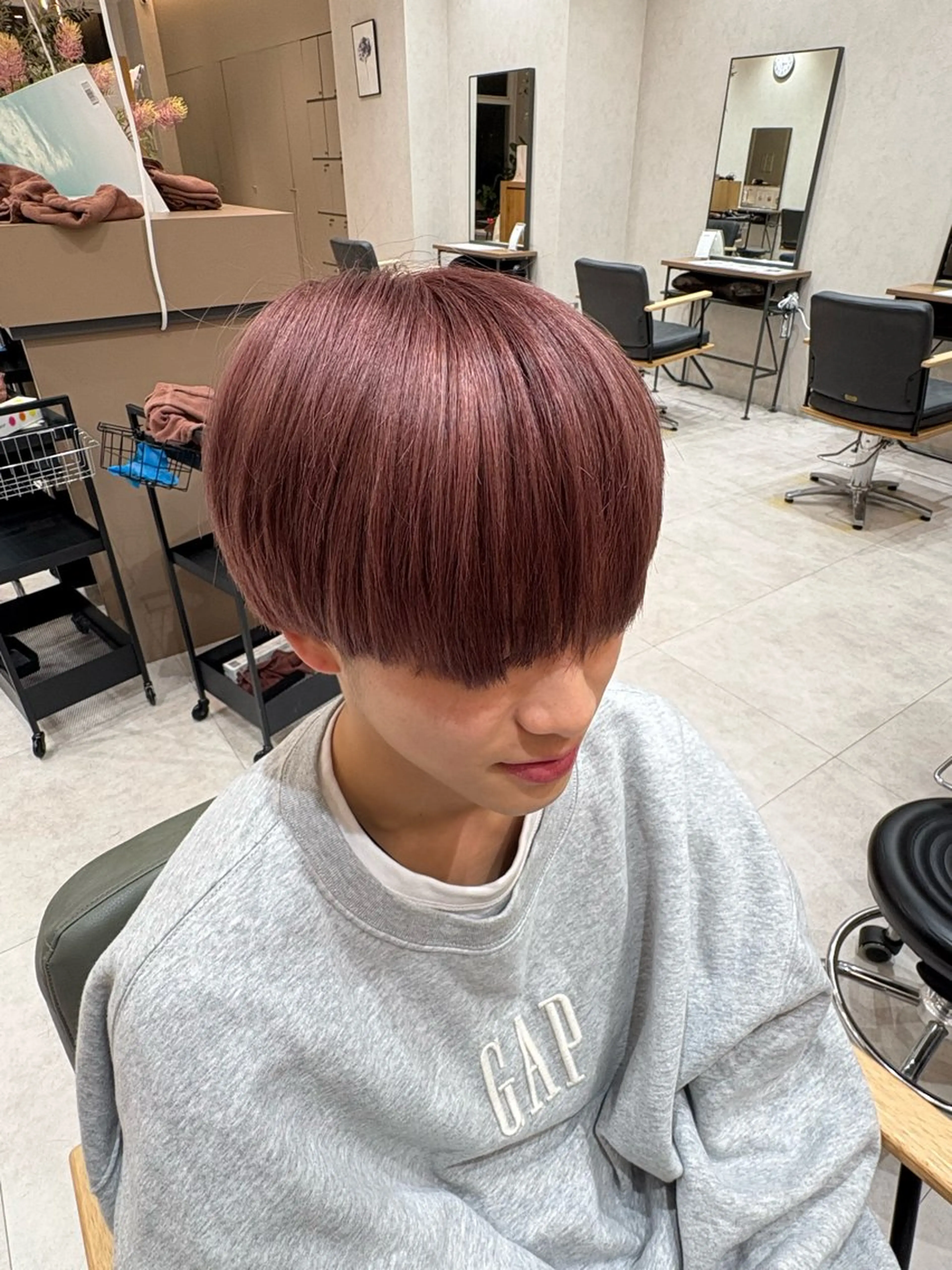 カラー 小西 暖のヘアスタイル