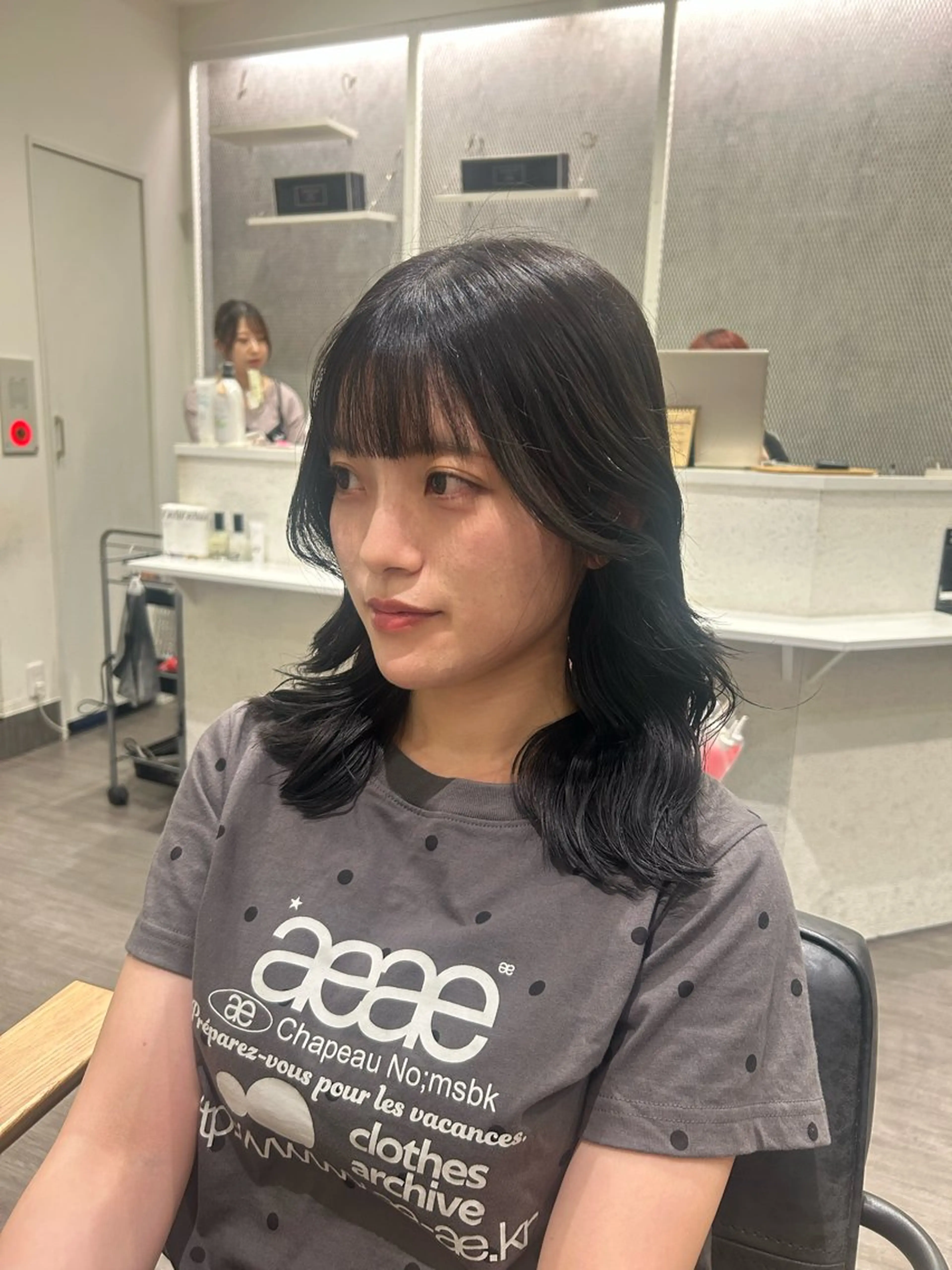 ミディアム カラー ヘアアレンジ 透明感カラー グレージュ くびれヘア くびれレイヤー レイヤーカット カット ヘアカラー トリートメント cocotte 💟草間紫音💟のヘアスタイル