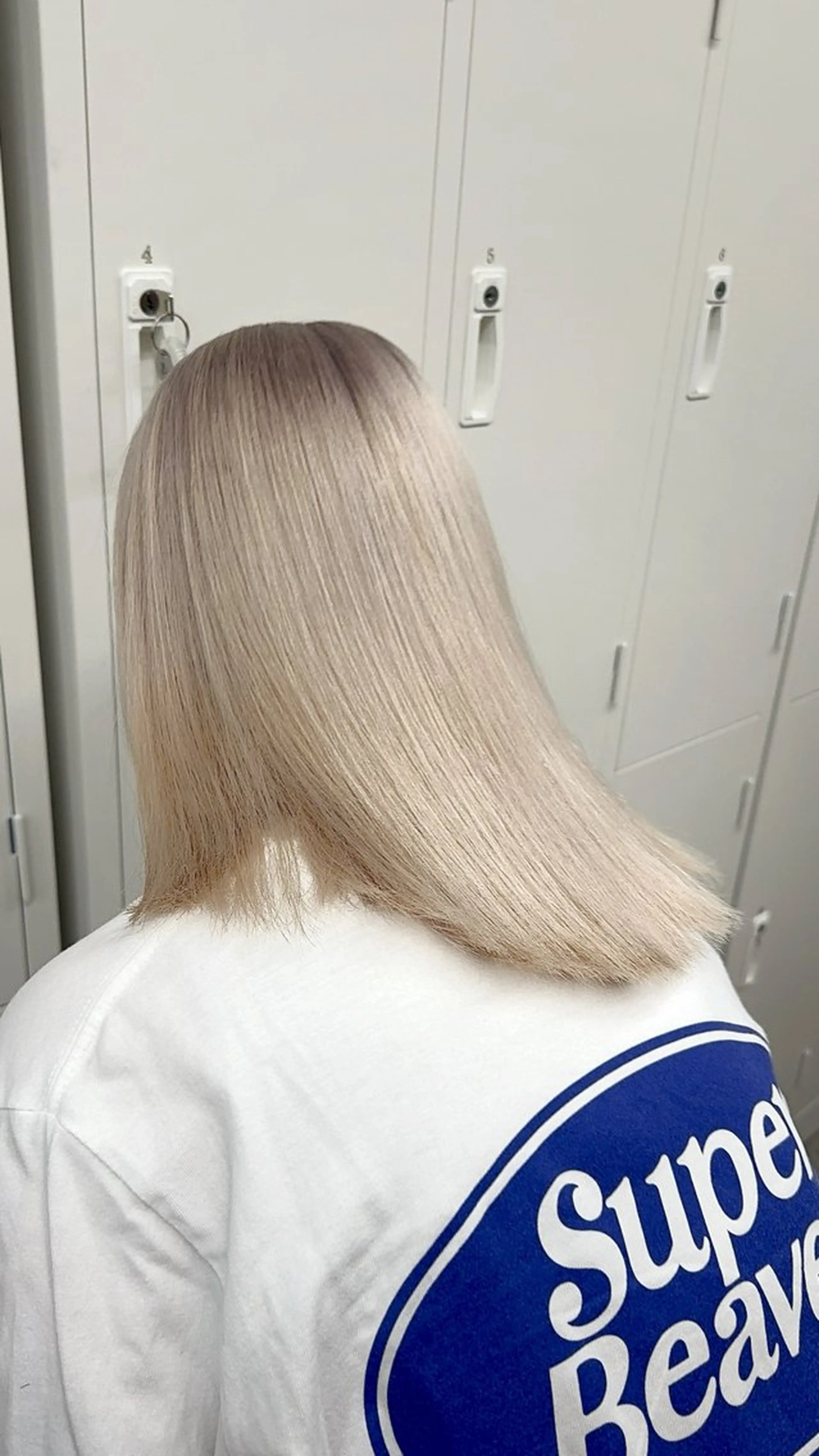 ミディアム カラー ヘアアレンジ メンズ メンズブリーチ メンズハイトーン メンズ韓国風 ベージュカラー ブリーチ ヘアカラー トリートメント 🌟🍒ハイトーン 韓国ヘア/ユウミのヘアスタイル