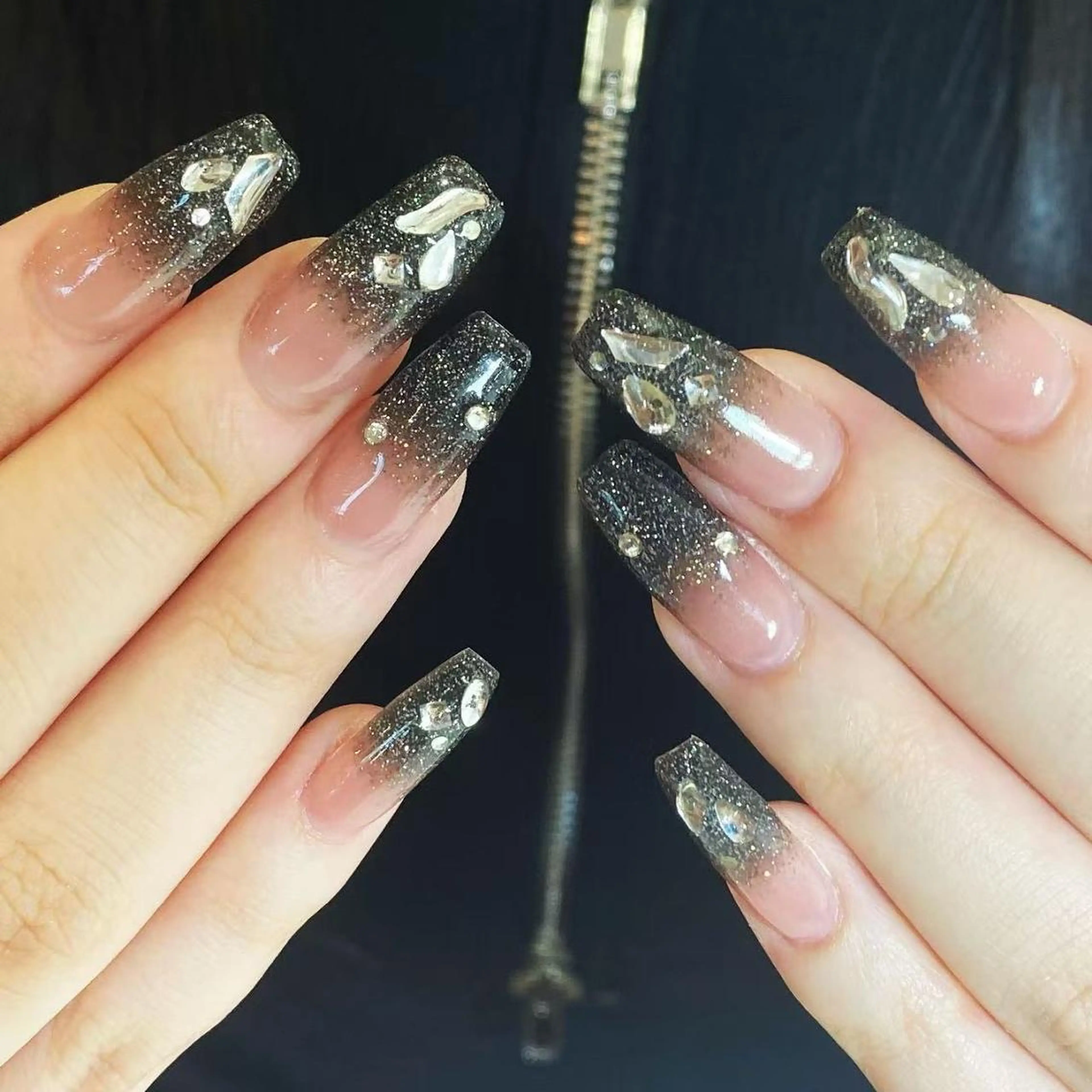 ネイル アートネイル オーロラネイル ガーリー キラキラネイル マグネットネイル ハンドネイル Plenty 🚢のネイルデザイン