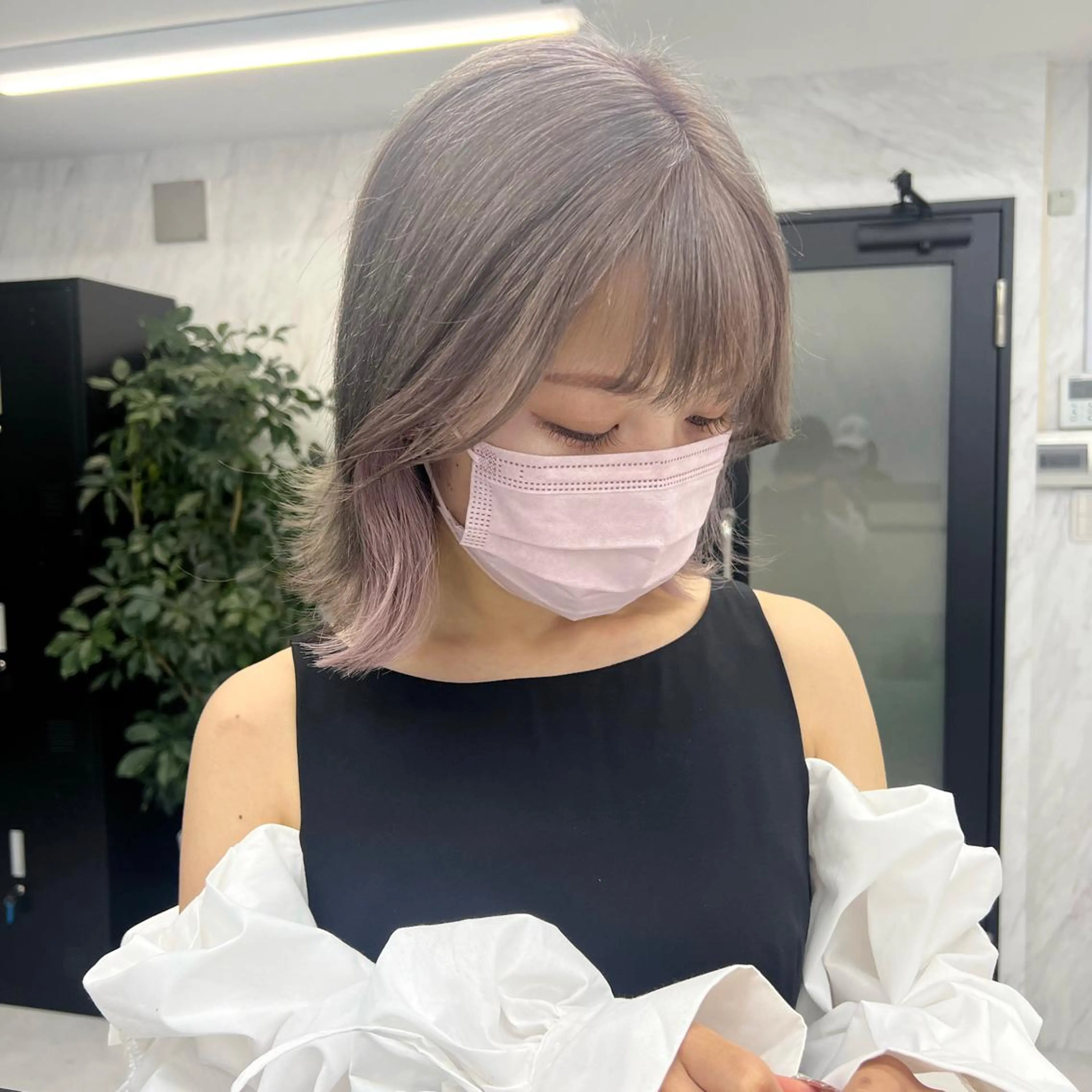 ミディアム カラー シールエクステ ハイトーンカラー エクステ ヘアカラー トリートメント シールエクステ特化 ハイトーン、NANAのヘアスタイル