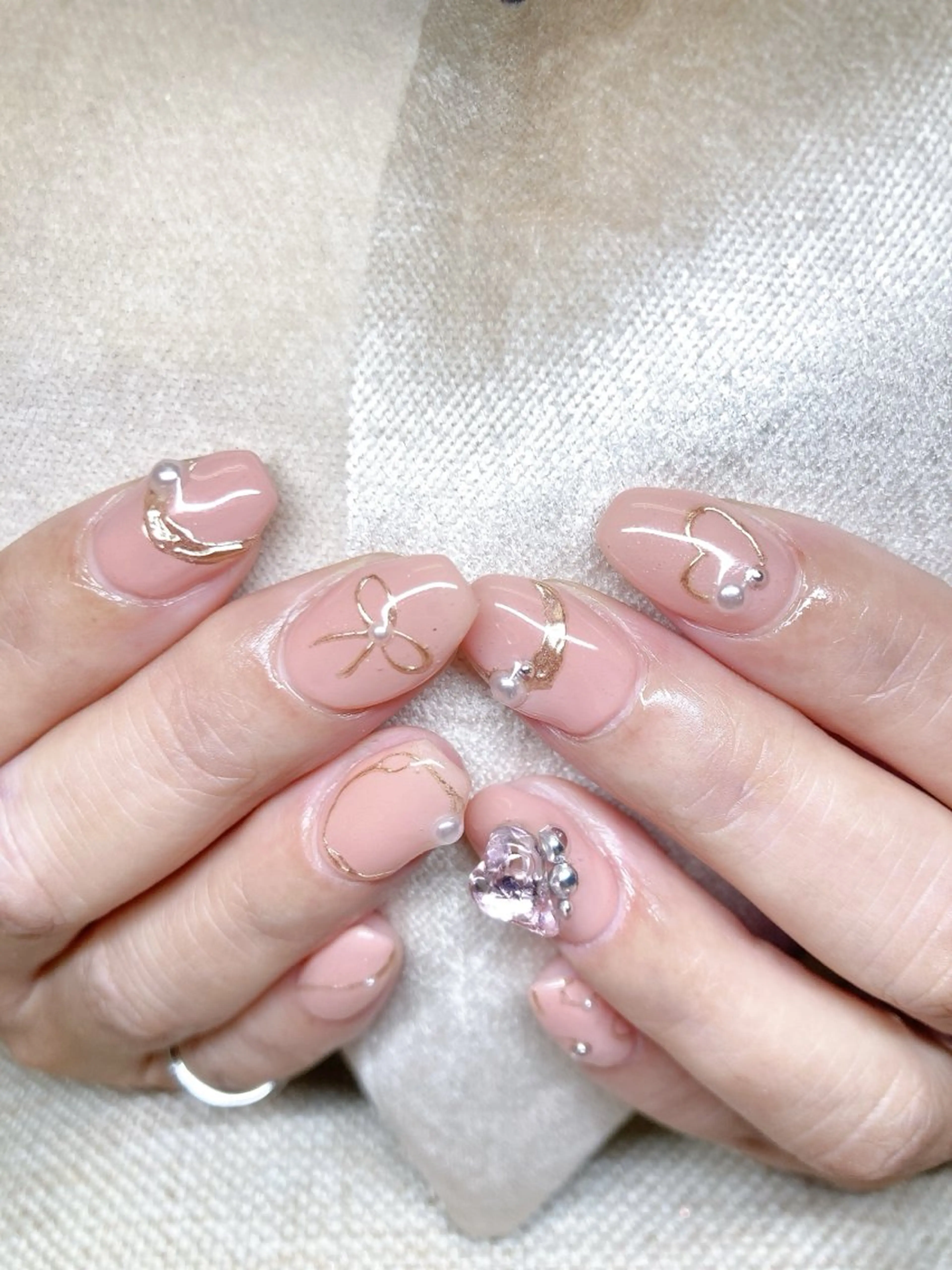 ネイル ECLAT エクラ所属・寺山 千鶴のネイルデザイン