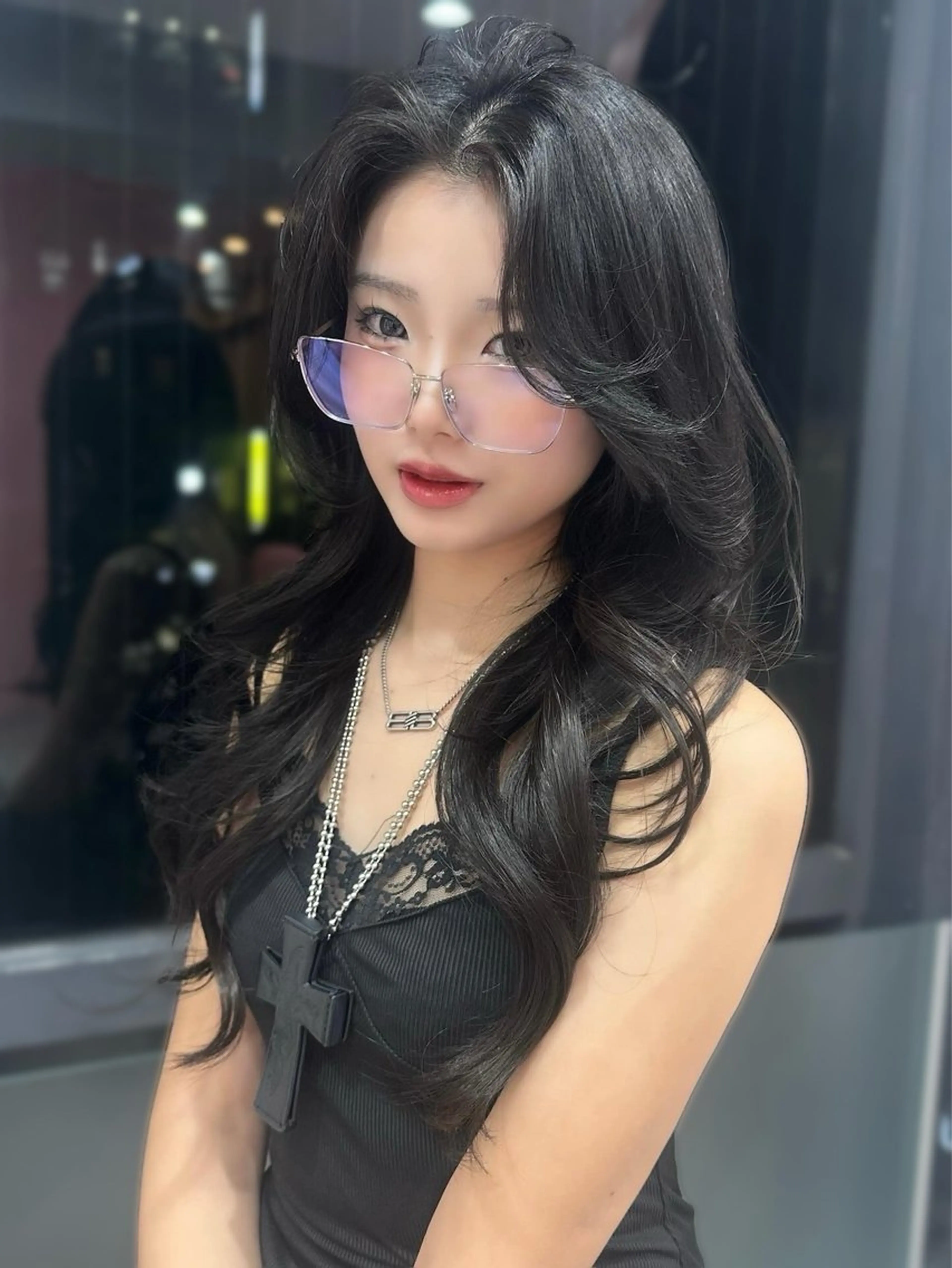 ロング 顔周りカット かきあげバング カット 𝑴𝑶𝑲𝑨渋谷 トレンド韓国ヘア🩷のヘアスタイル