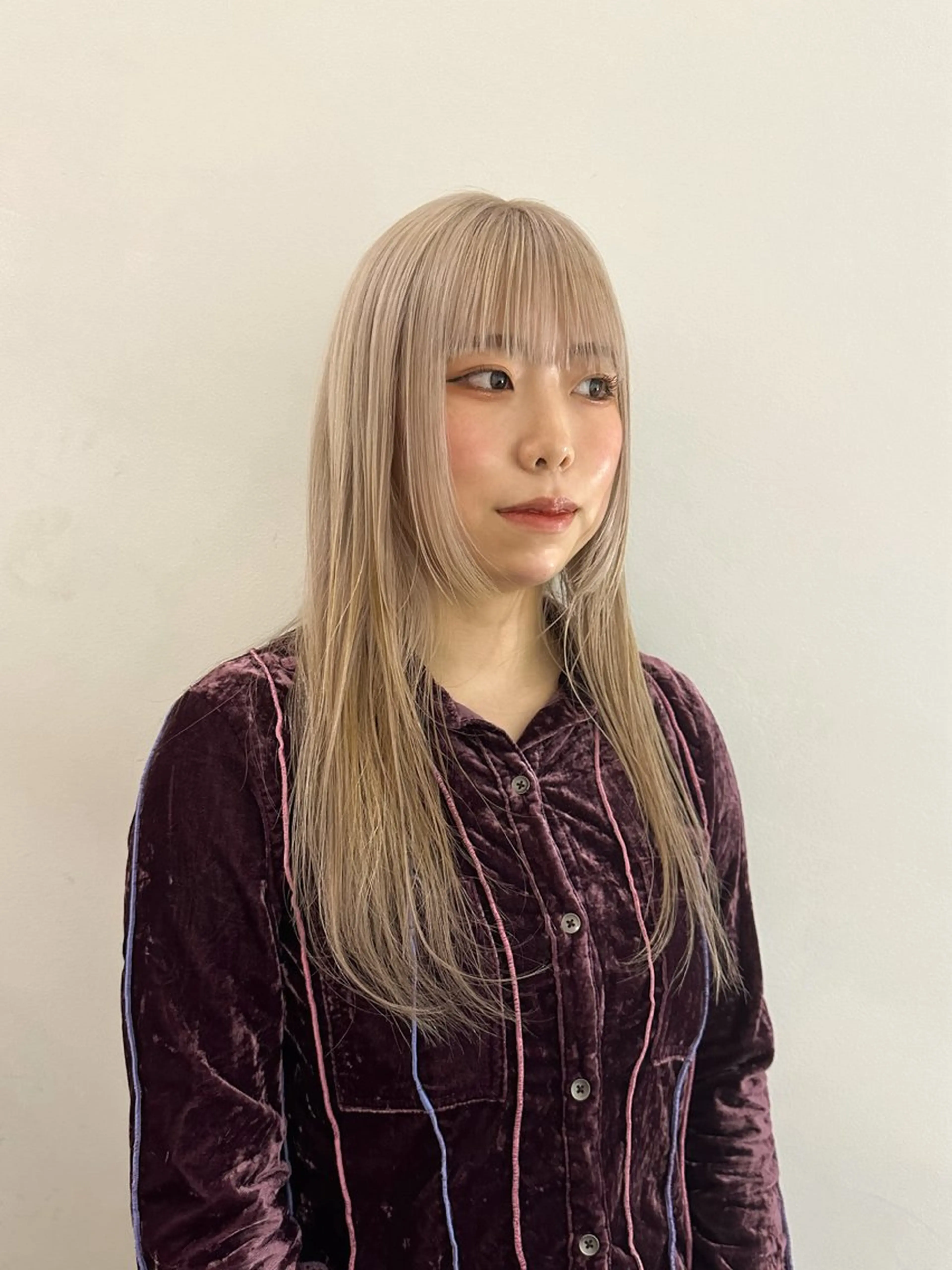 ミディアム カラー ベージュカラー ミルクティーベージュ ハイライト🌟/ ボブ/豊田のヘアスタイル