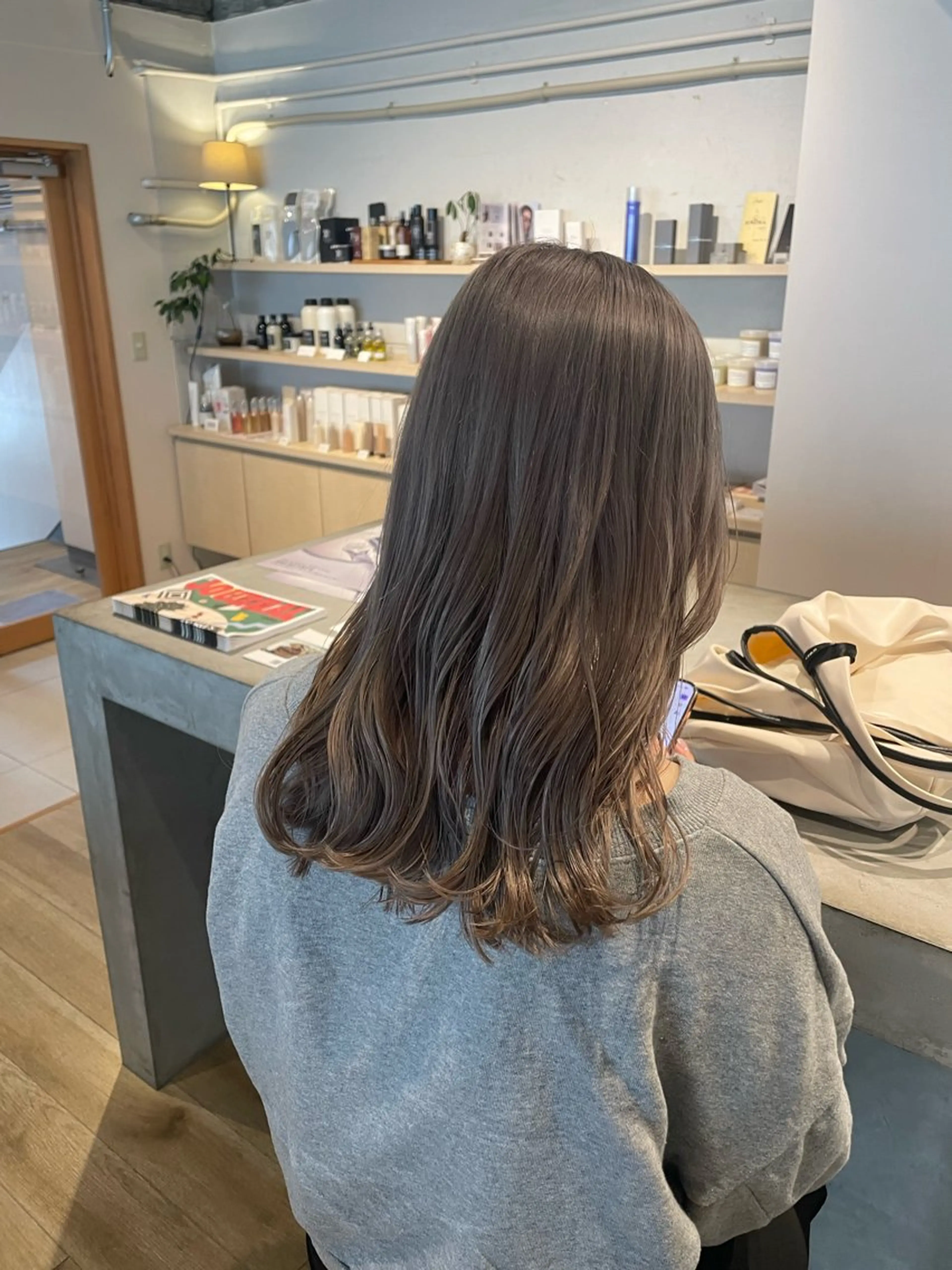 カラー グレージュ カット ヘアカラー まとい  ︎︎のヘアスタイル