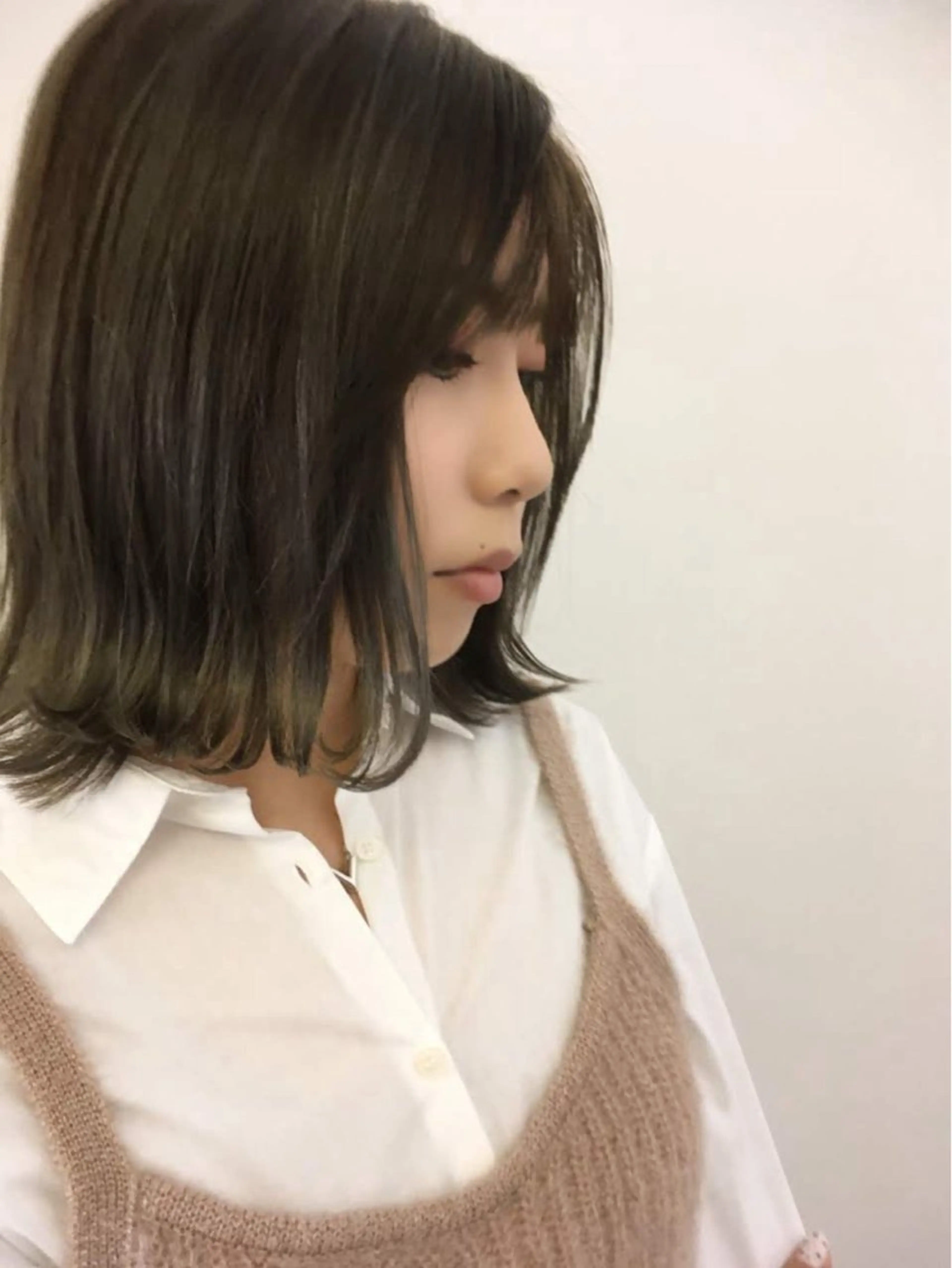 ミディアム ボブ 顔周りカット 小顔カット 白髪ぼかし ミズヒロのヘアスタイル