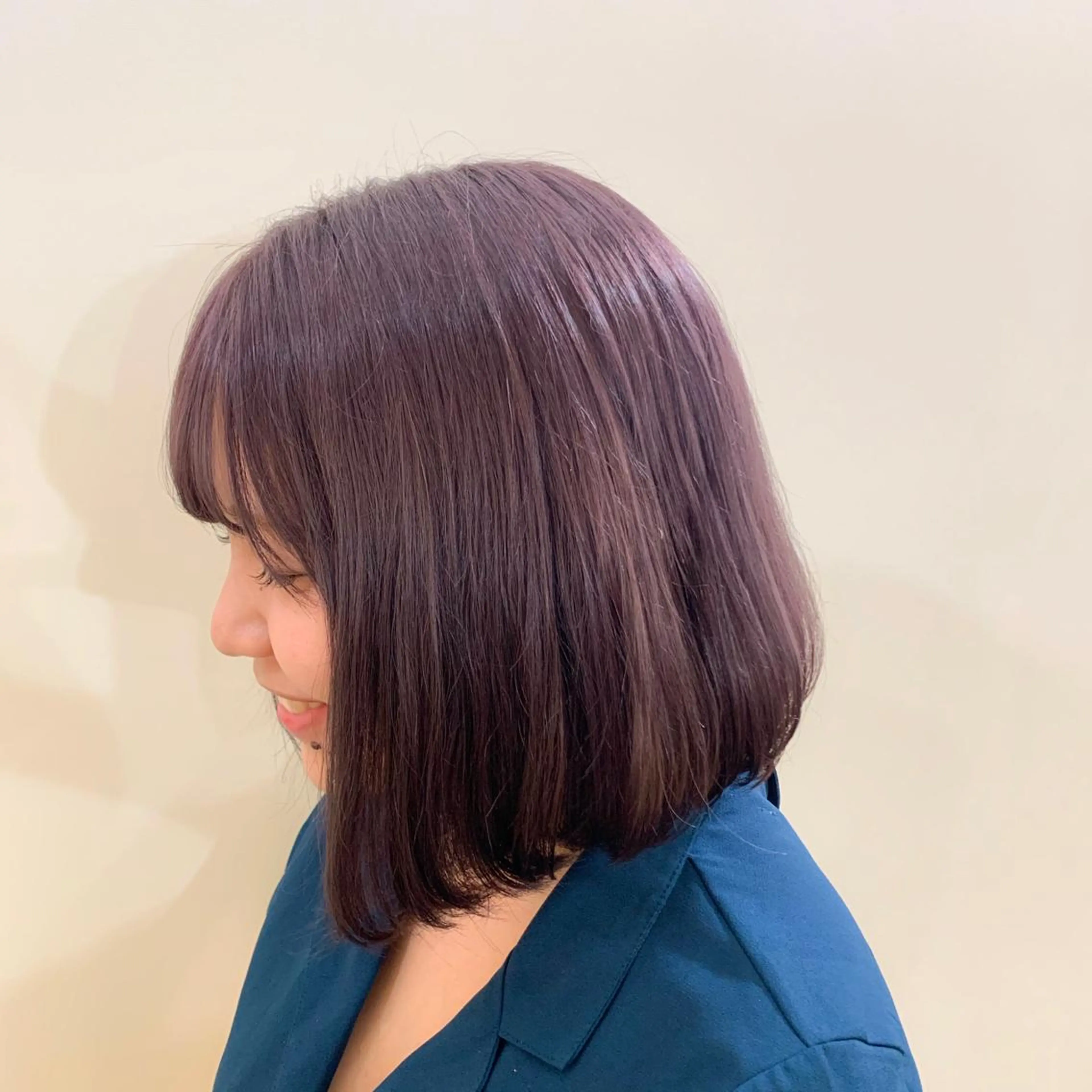 ミディアム カラー ラベンダーカラー ラベンダーグレー 切りっぱなしボブ ソノキユウカのヘアスタイル