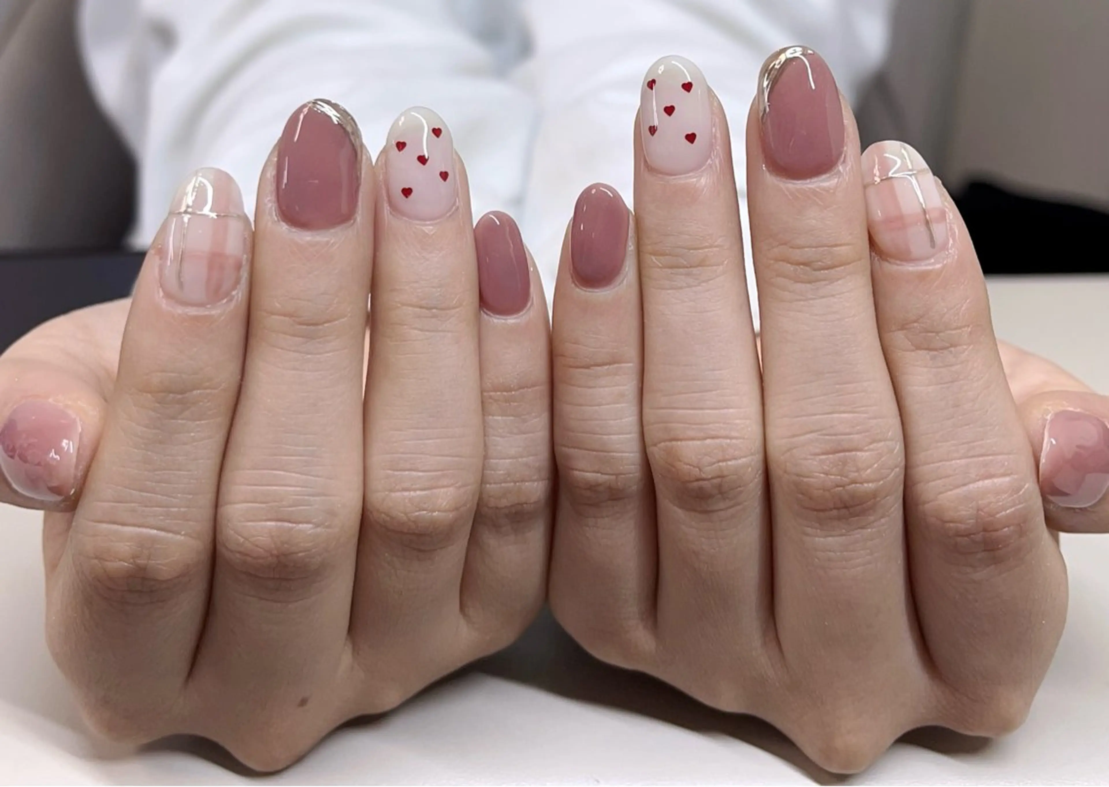 ネイル オーロラネイル フラッシュネイル フレンチネイル ガラスフレンチ グラデーション ハンドネイル Rika Nail ellaのネイルデザイン
