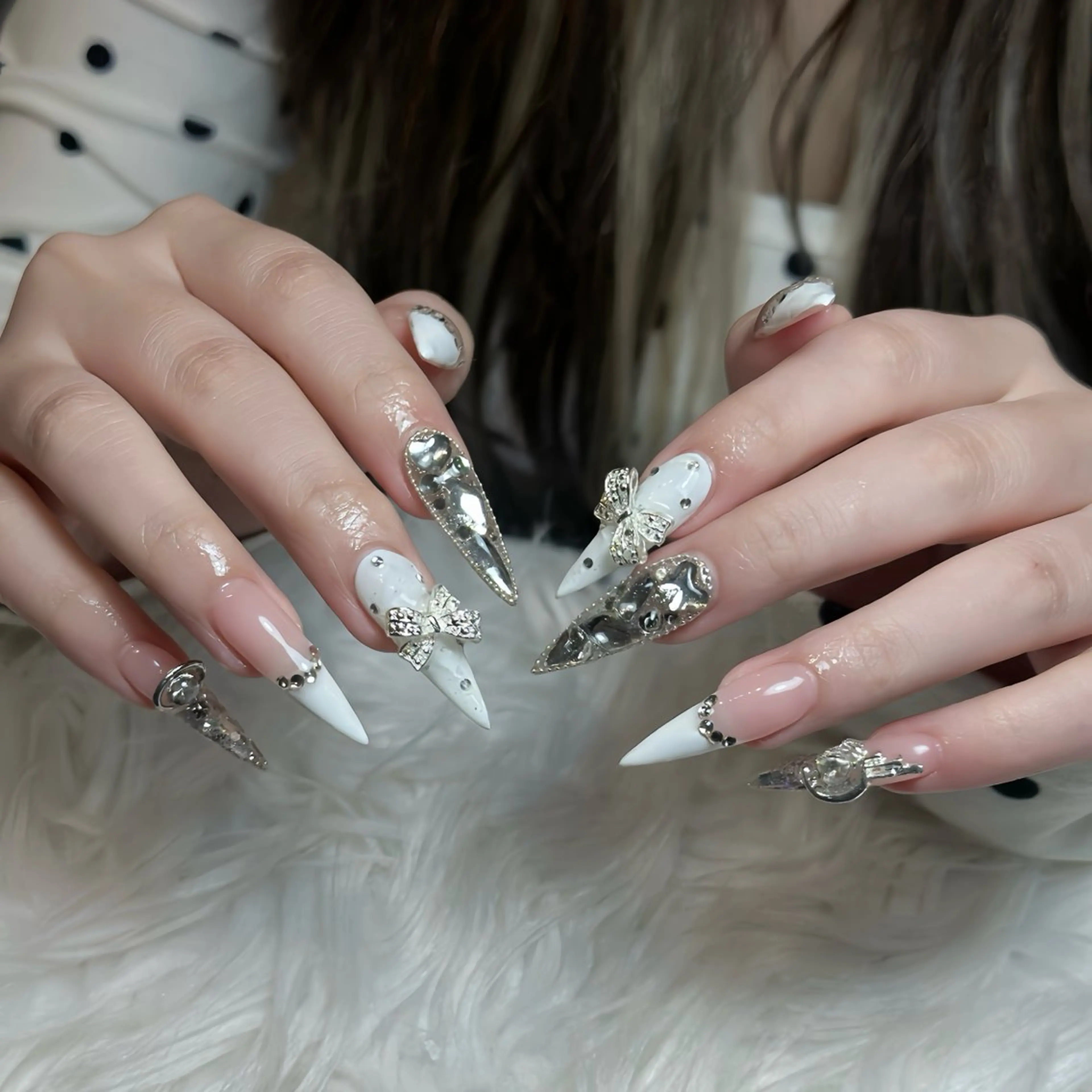 ネイル オーロラネイル ボルドー ブラウン 氷ネイル・うるうるネイル キラキラネイル ハンドネイル Julli ジュリのネイルデザイン