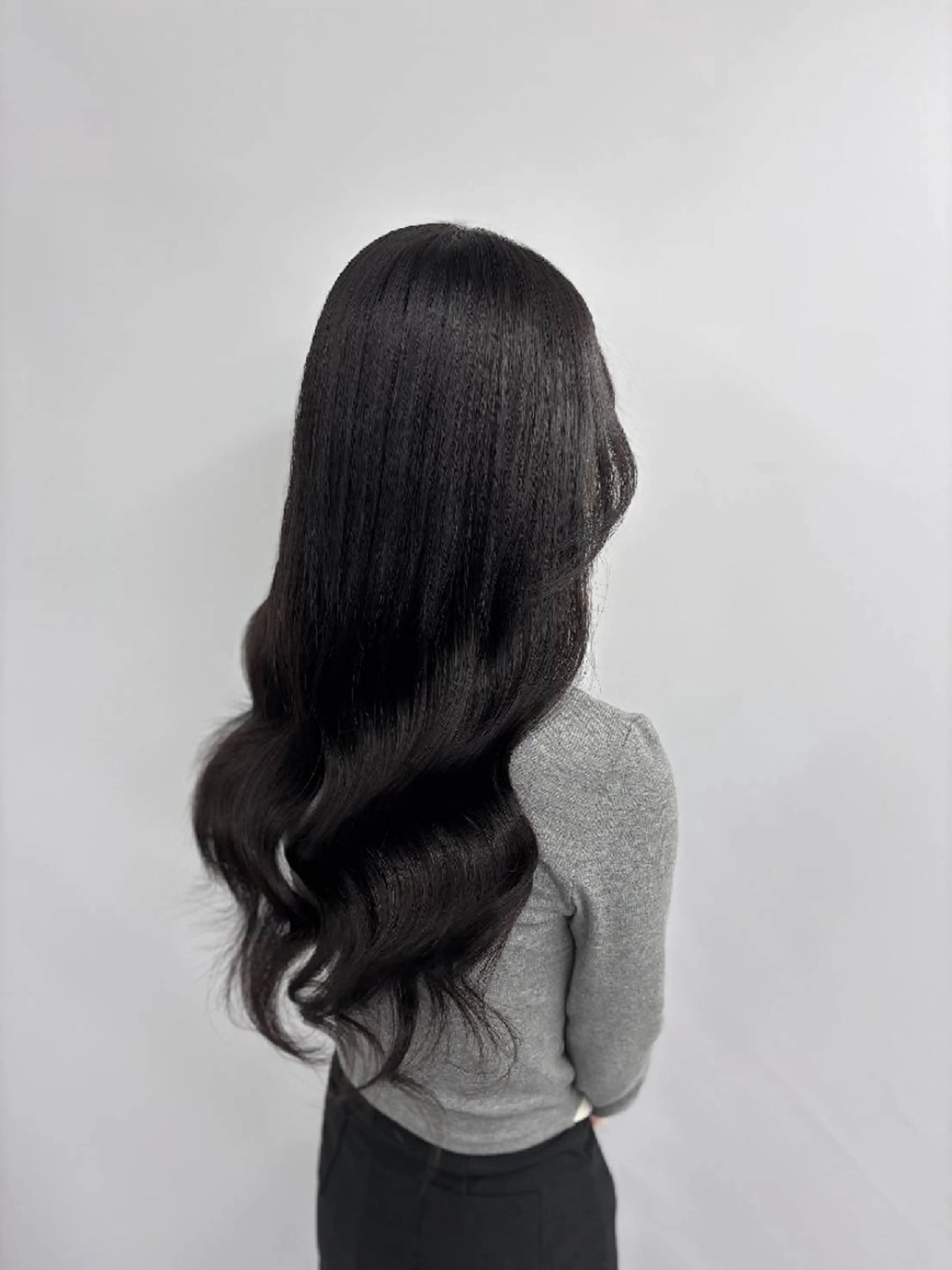 カラー ロング シールエクステ ブリーチ ダブルカラー ハイトーンカラー エクステ ヘアカラー エクステ ベルグロー アルファのヘアスタイル