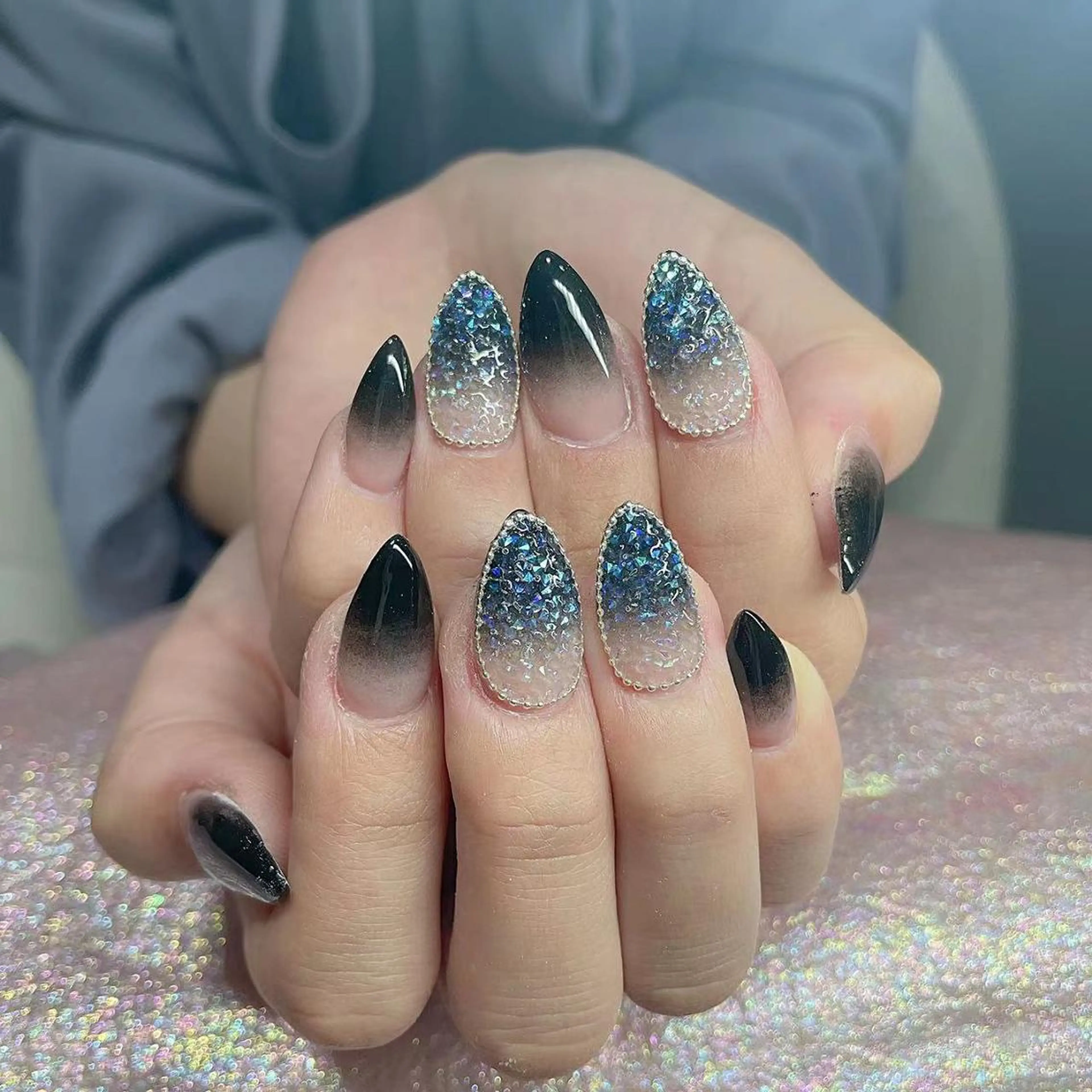 ネイル アートネイル 長さ出し ネイルチップ Queens テイのネイルデザイン