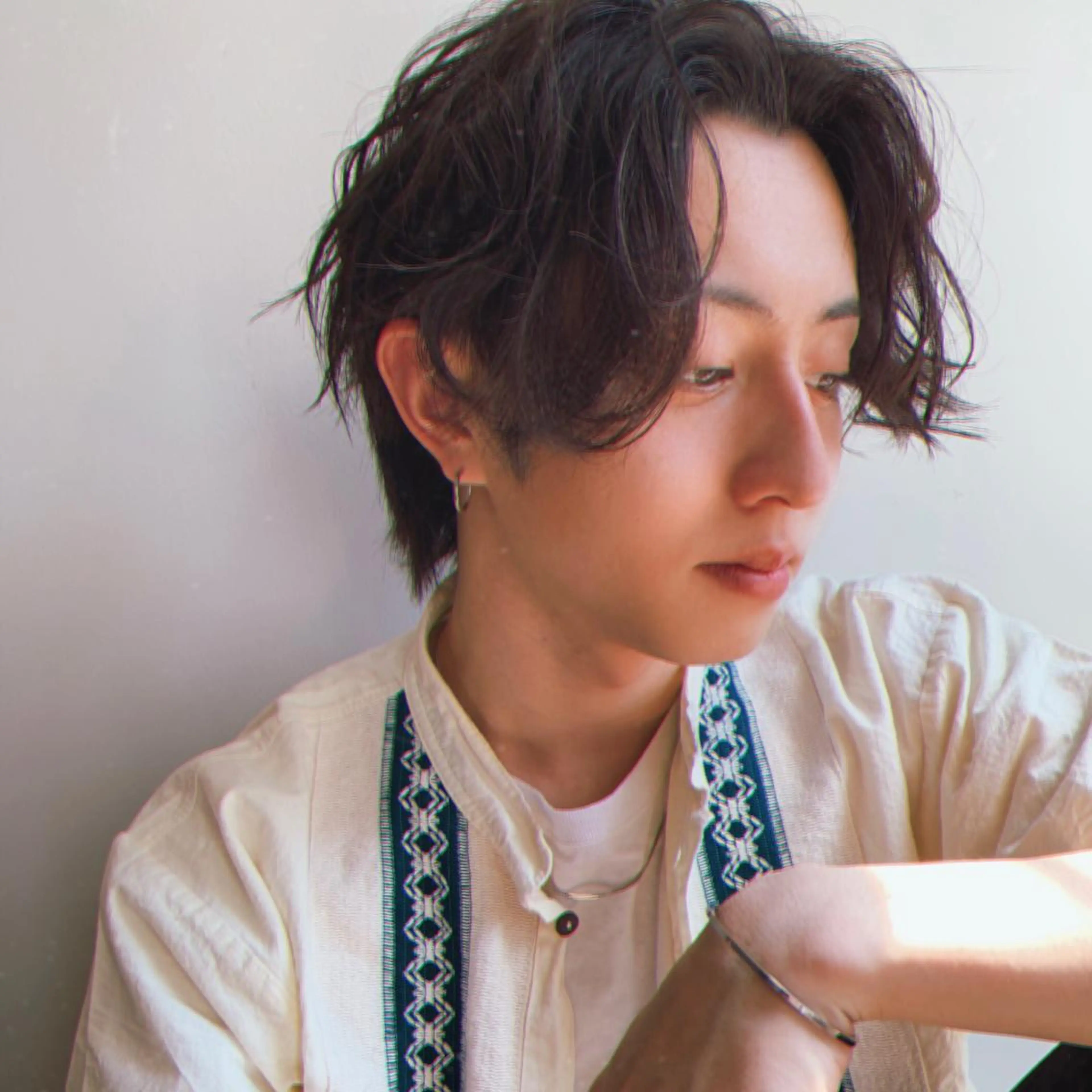 ミディアム パーマ メンズ 三矢 ちなつのヘアスタイル