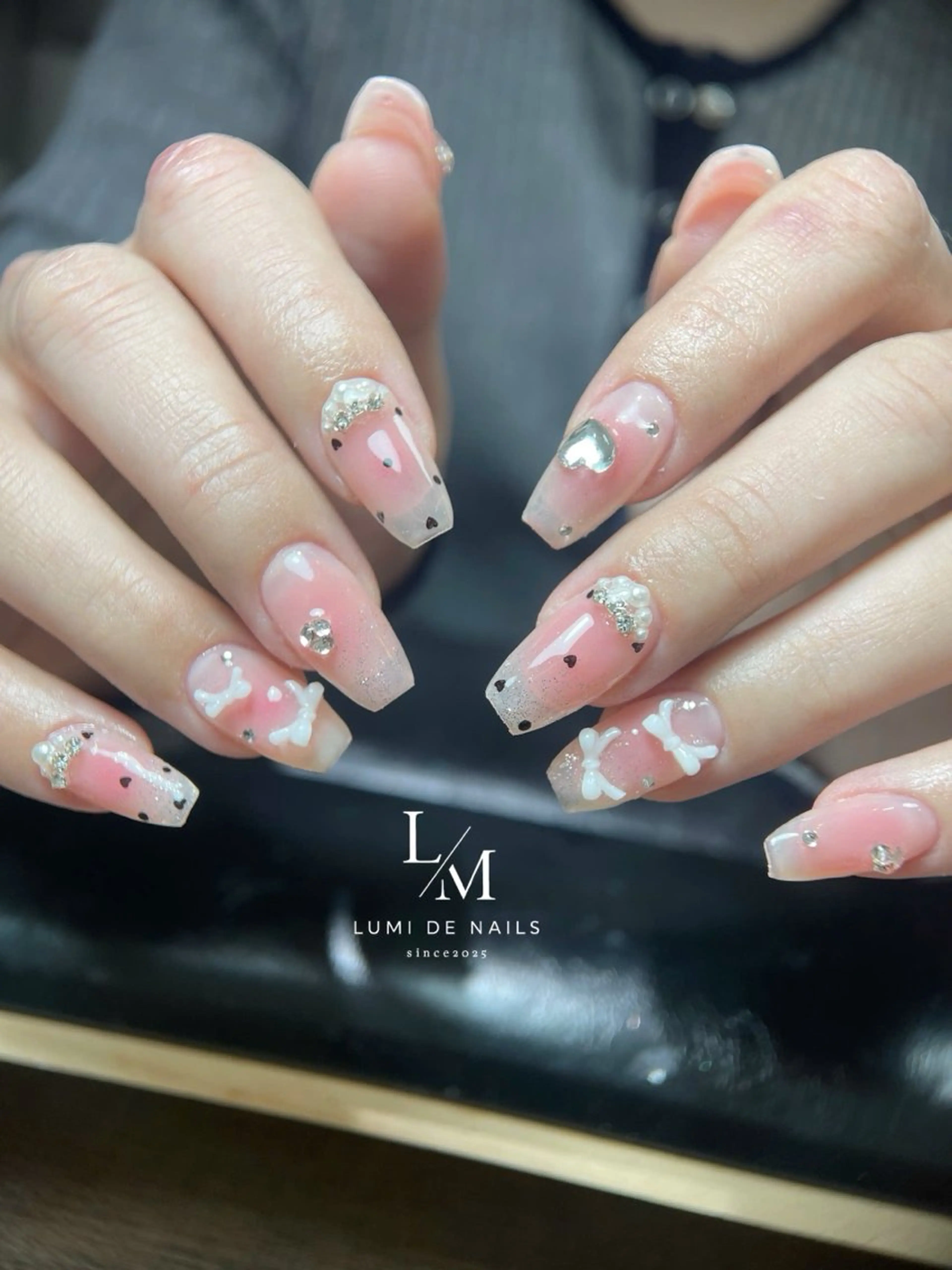 ネイル グラデーション ラメ(グリッター) マグネットネイル ミラーネイル ニュアンスネイル ハンドネイル Lumi de nailsのネイルデザイン