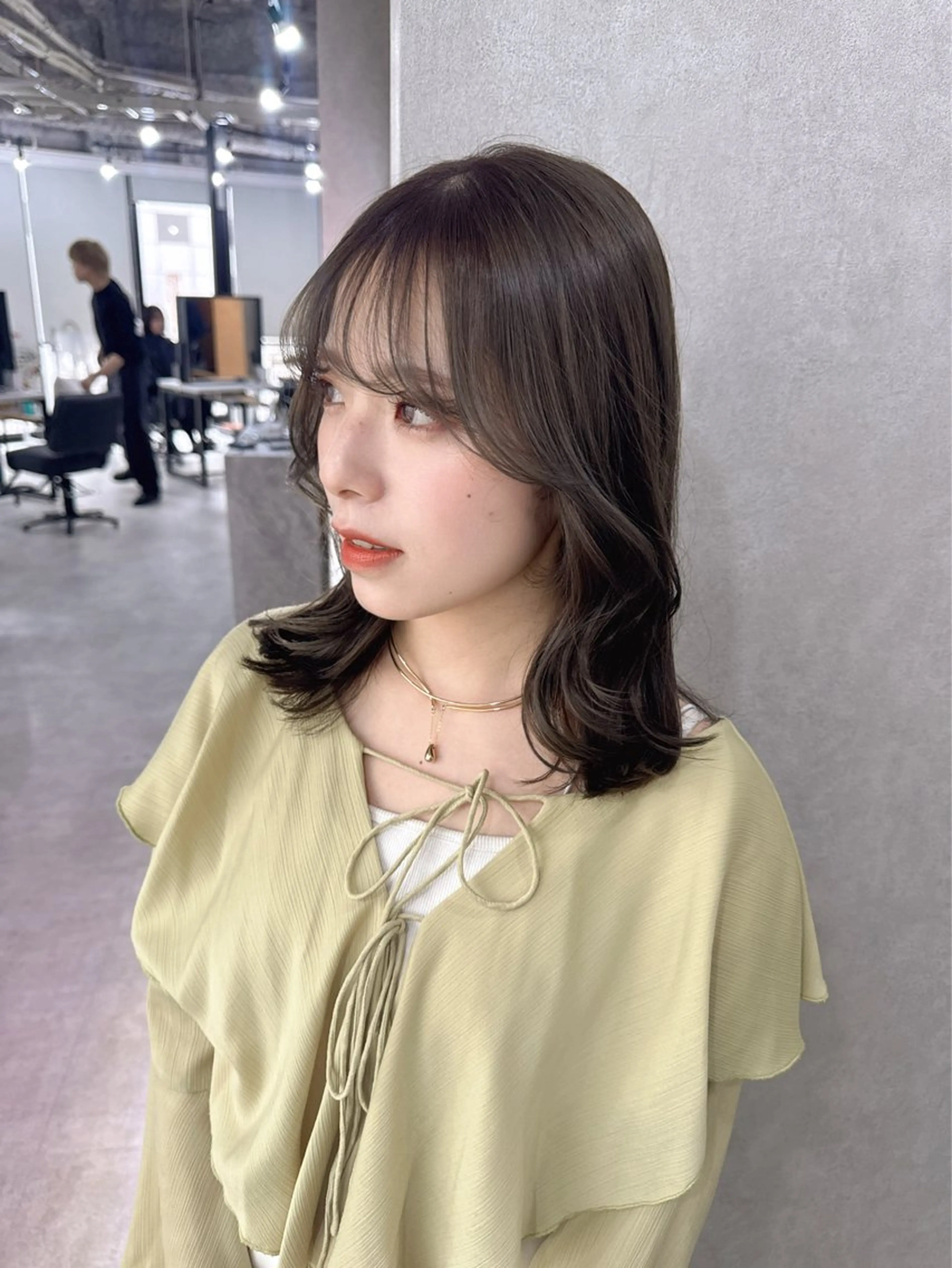 ロング カラー アッシュ アッシュブラウン ベージュカラー 黒髪 ブリーチ カット ヘアカラー トリートメント 赤み無し柔らかカラー 【梅田】madokaのヘアスタイル