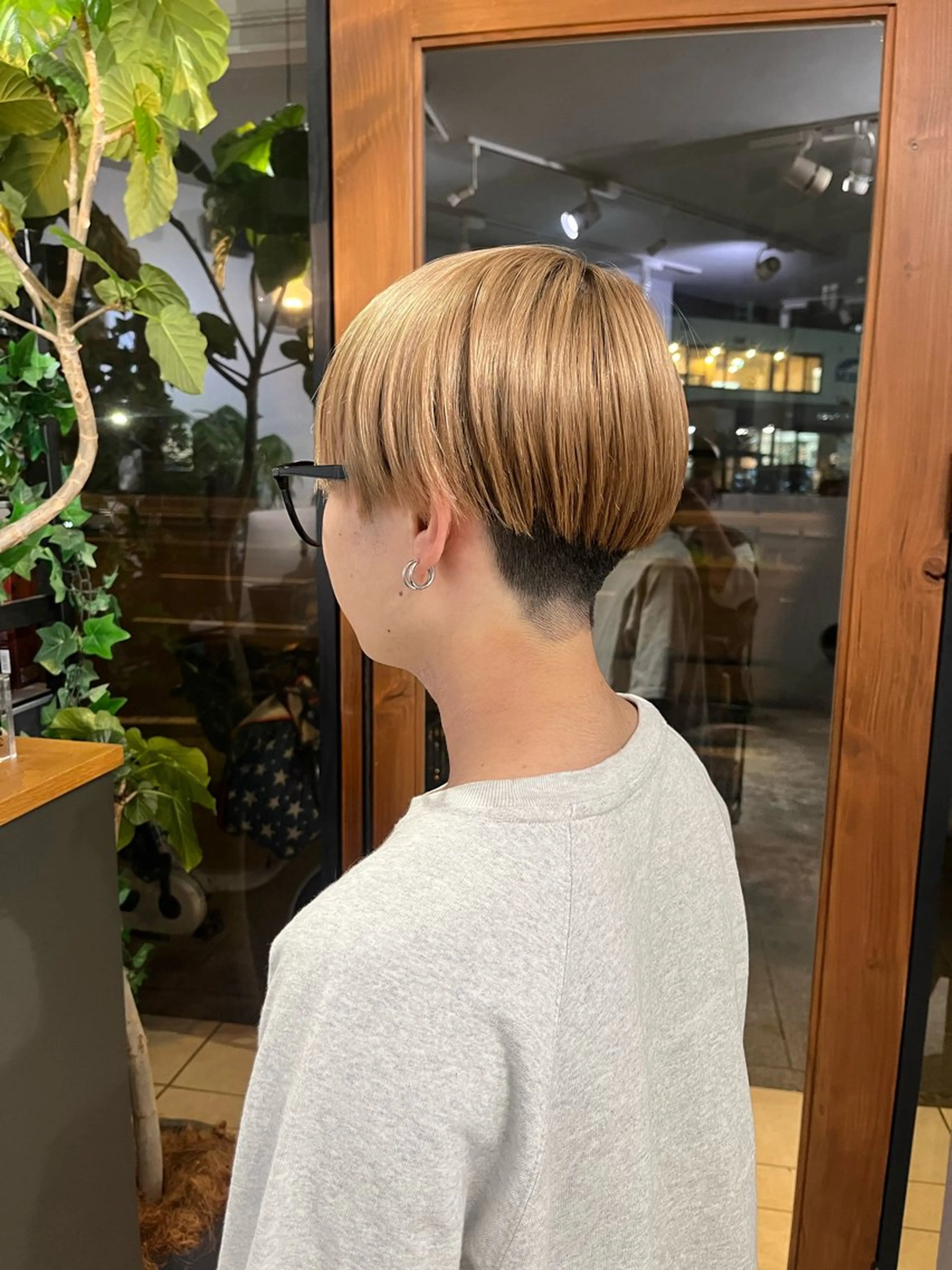 メンズ 刈り上げ カット 友 美海のヘアスタイル