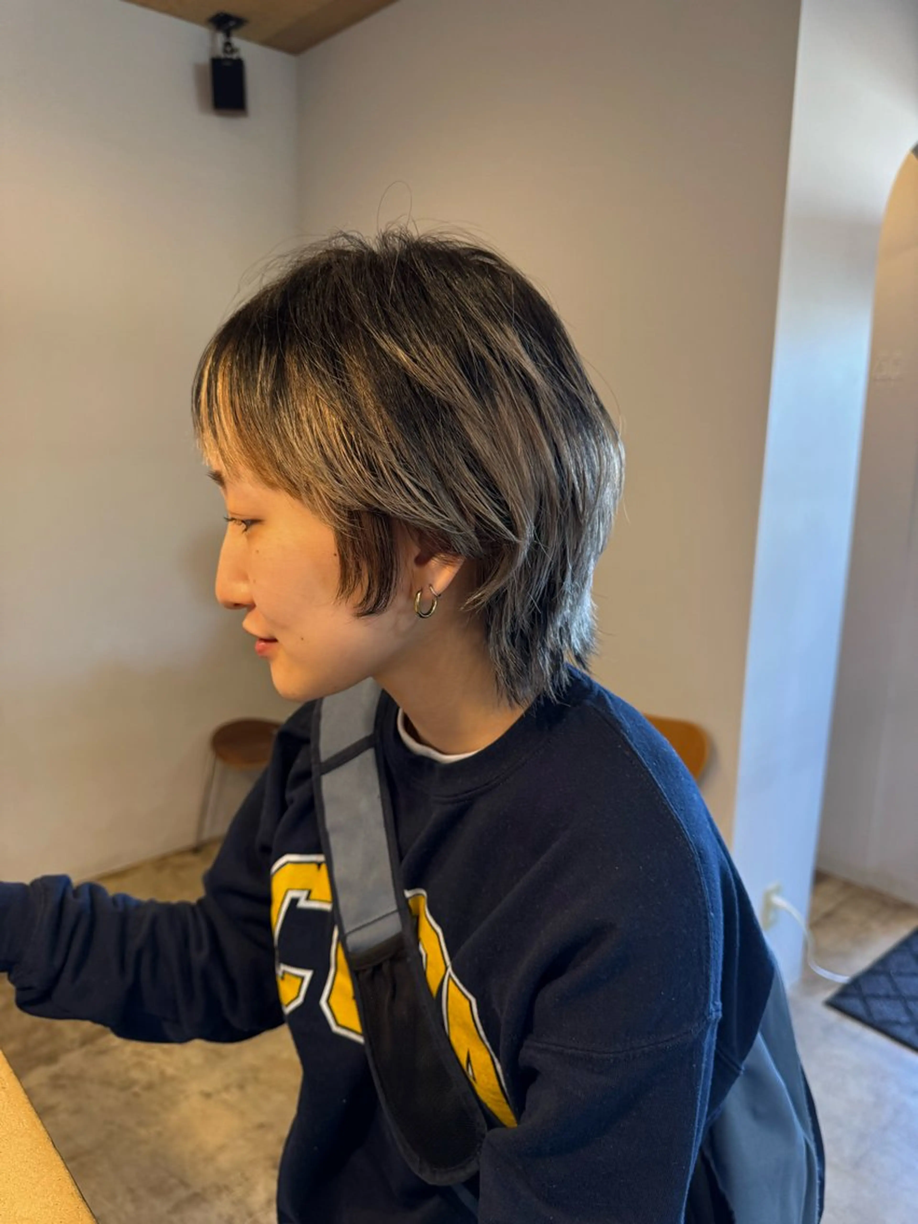 ショート カラー ブリーチ シルバー カット ヘアカラー トリートメント 咲良 / allum 鈴鹿のヘアスタイル