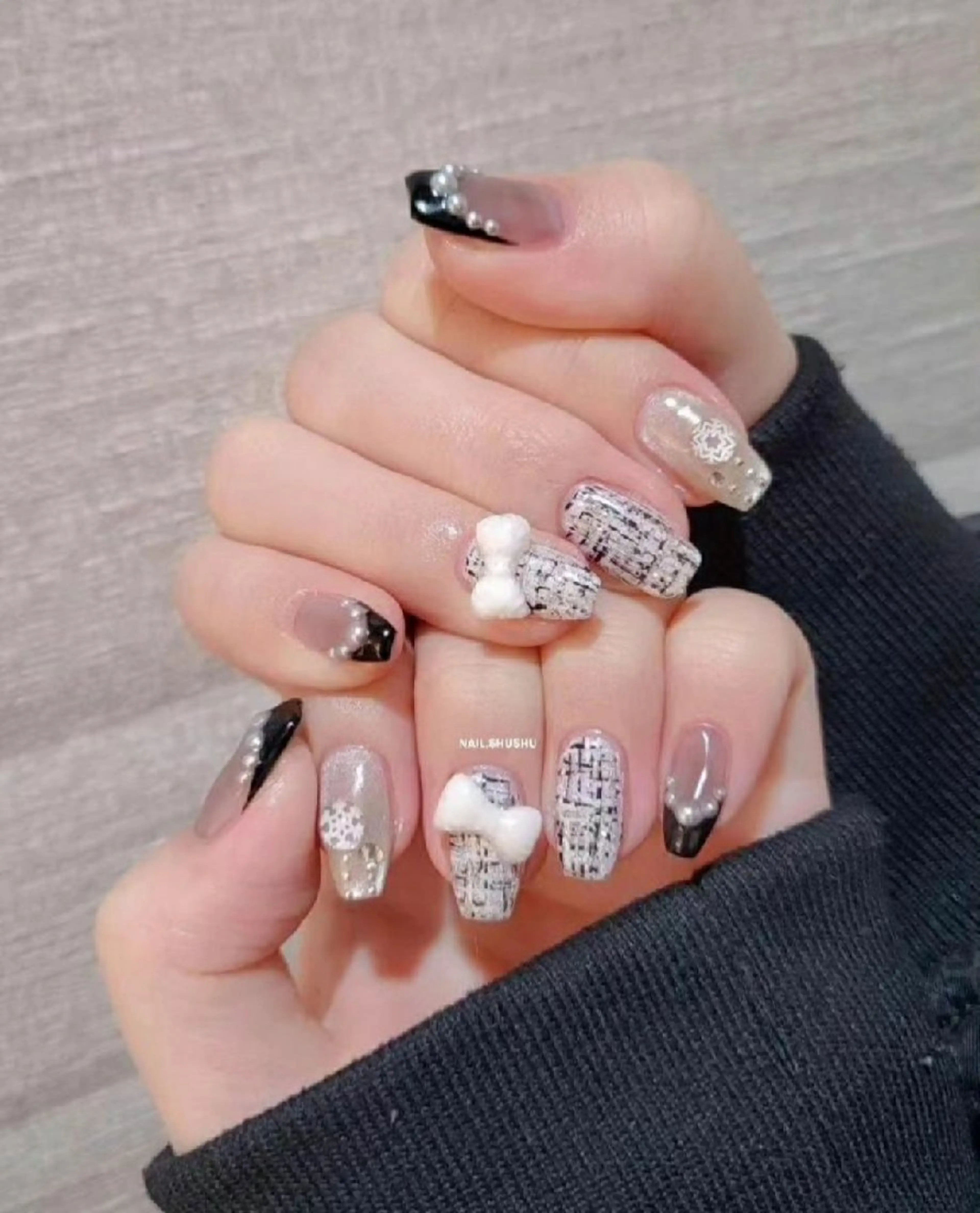 ネイル 持ち込み ニュアンスネイル ワンカラーネイル シンプルネイル 冬ネイル ハンドネイル 3dパーツ/流行り 👧shushu❤️のネイルデザイン