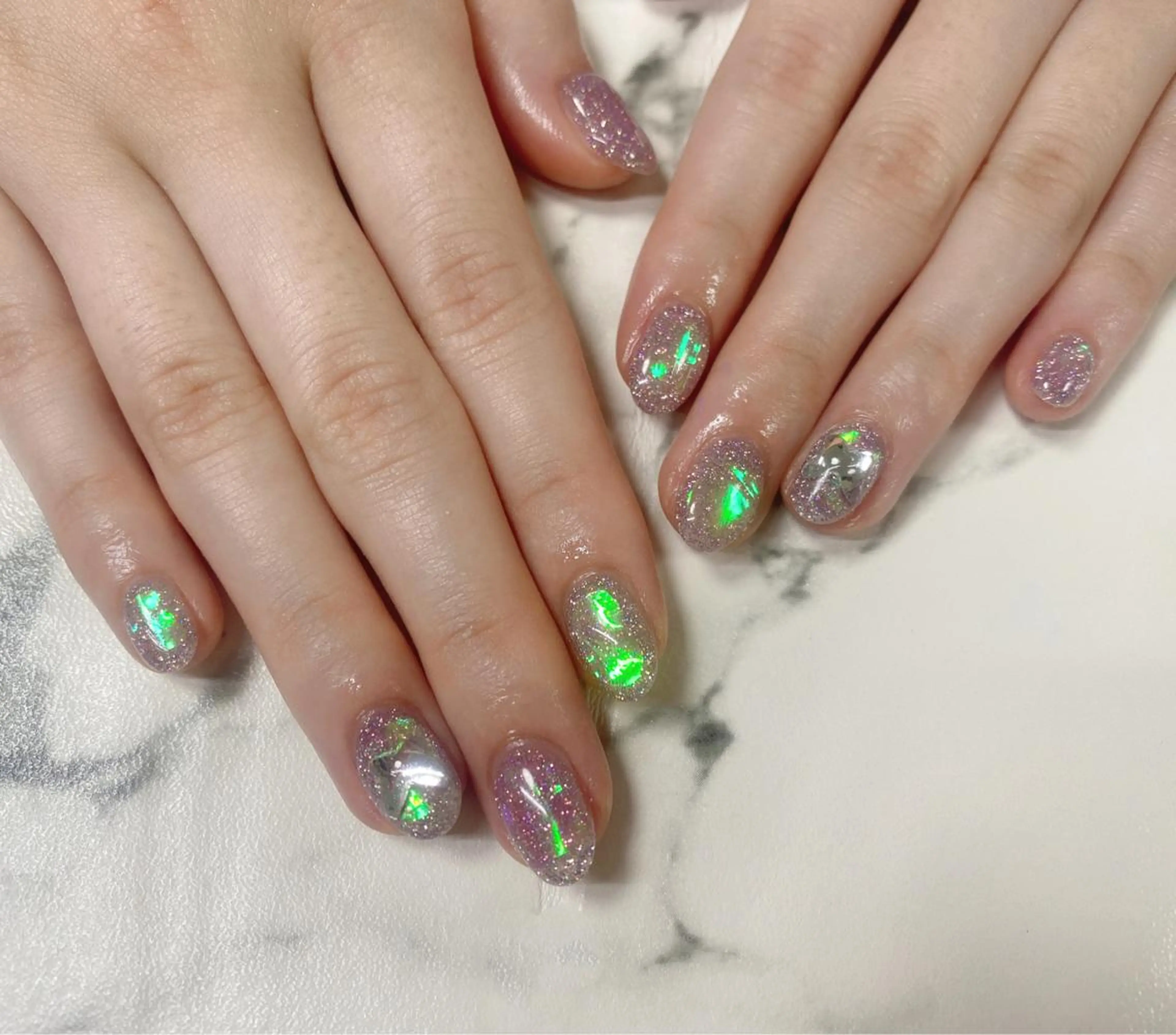 ロング カラー ネイル 氷ネイル・うるうるネイル Q Free nailsのネイルデザイン