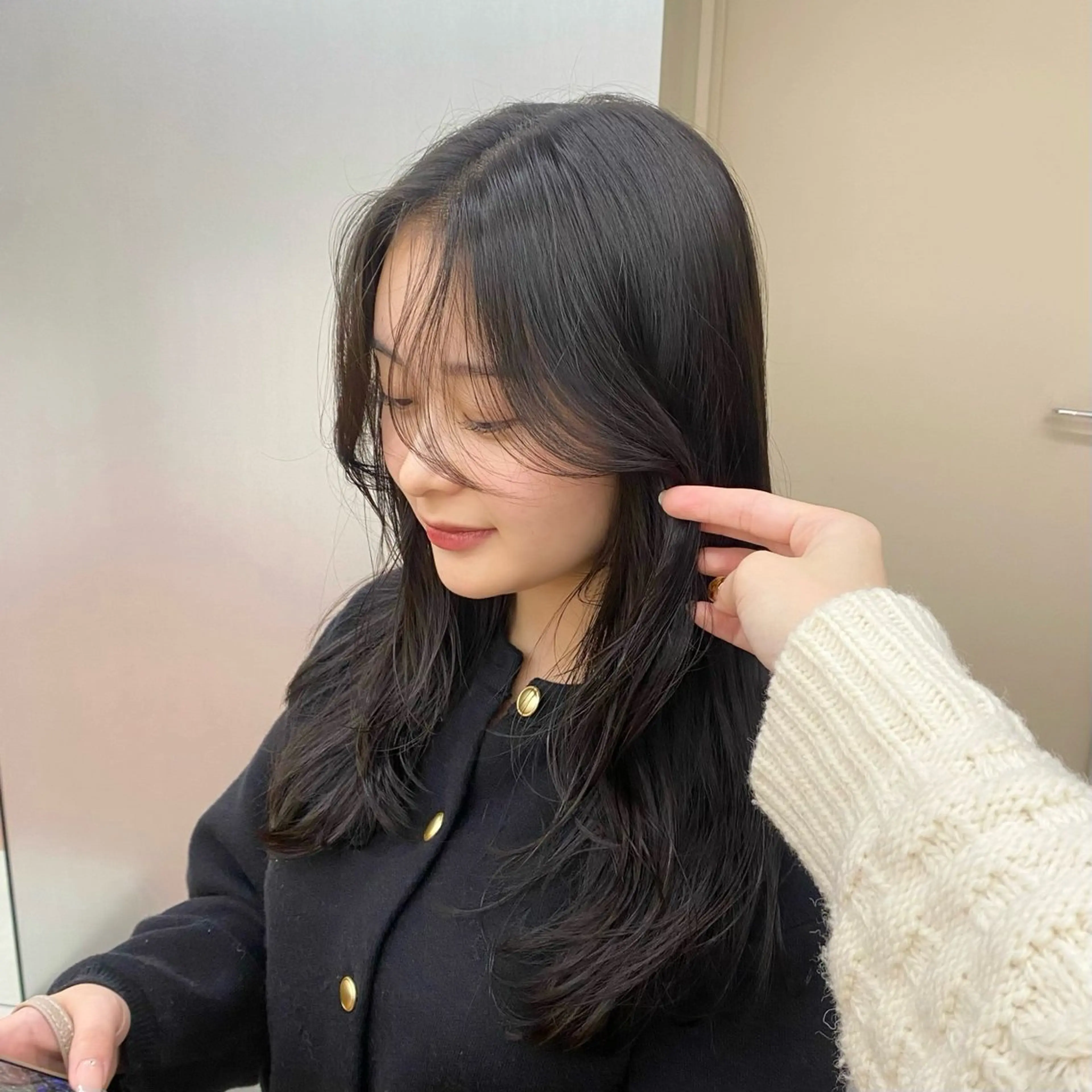 セミロング カラー 透明感カラー グレージュ 顔周りカット レイヤーカット 伊藤朱音/栄/ レイヤーカットのヘアスタイル