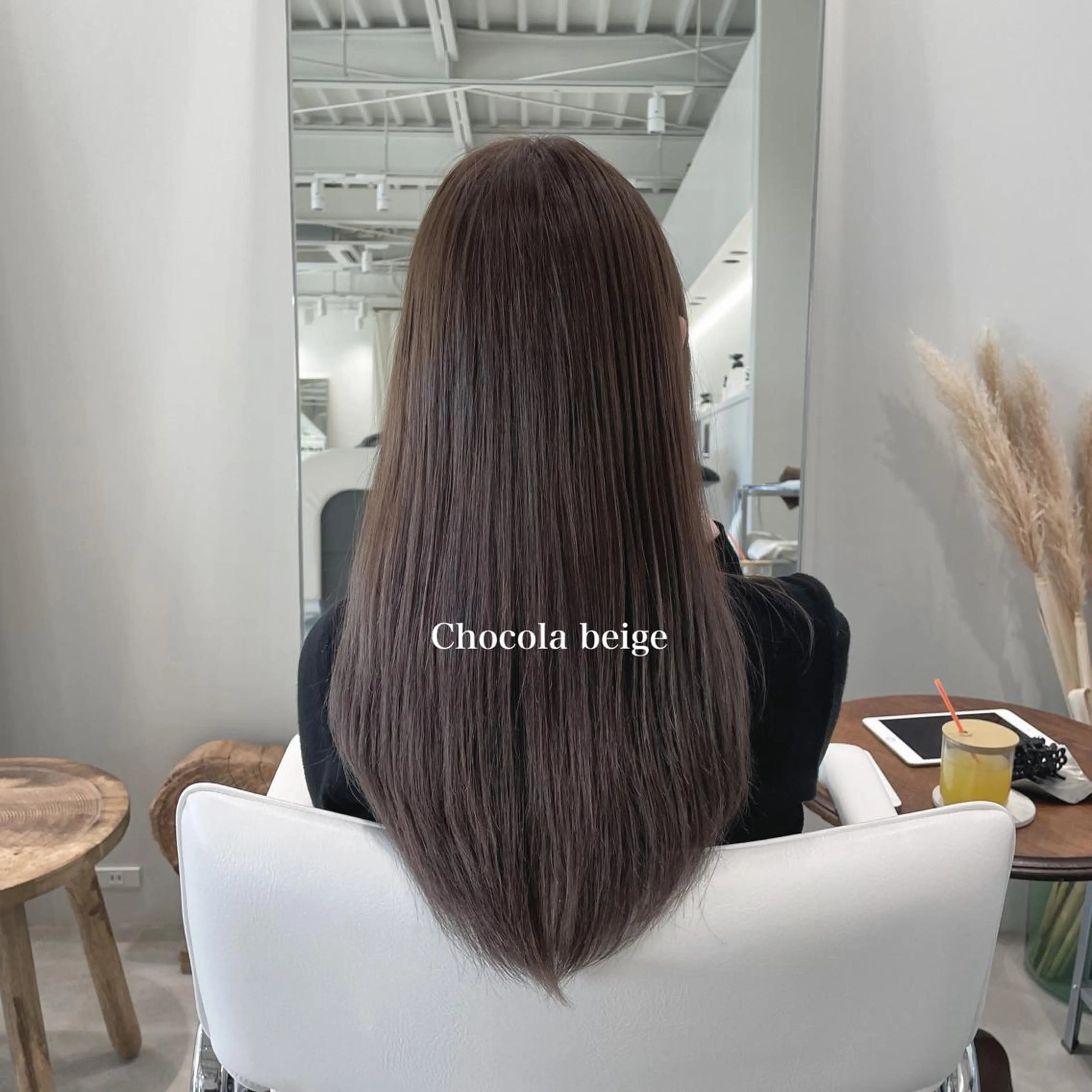 ロング 峯崎 葵のヘアスタイル